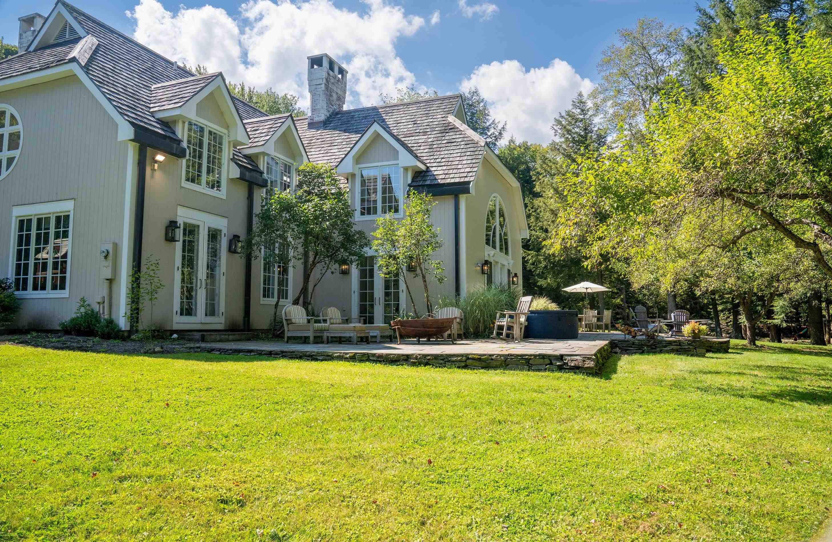 33 Forest Haunts Road