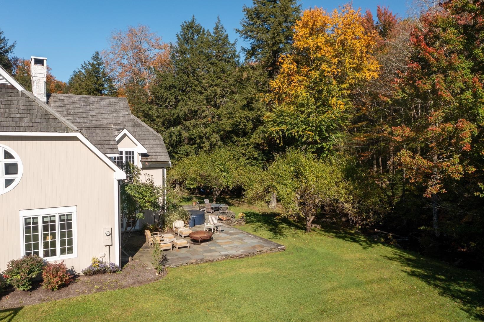 33 Forest Haunts Road