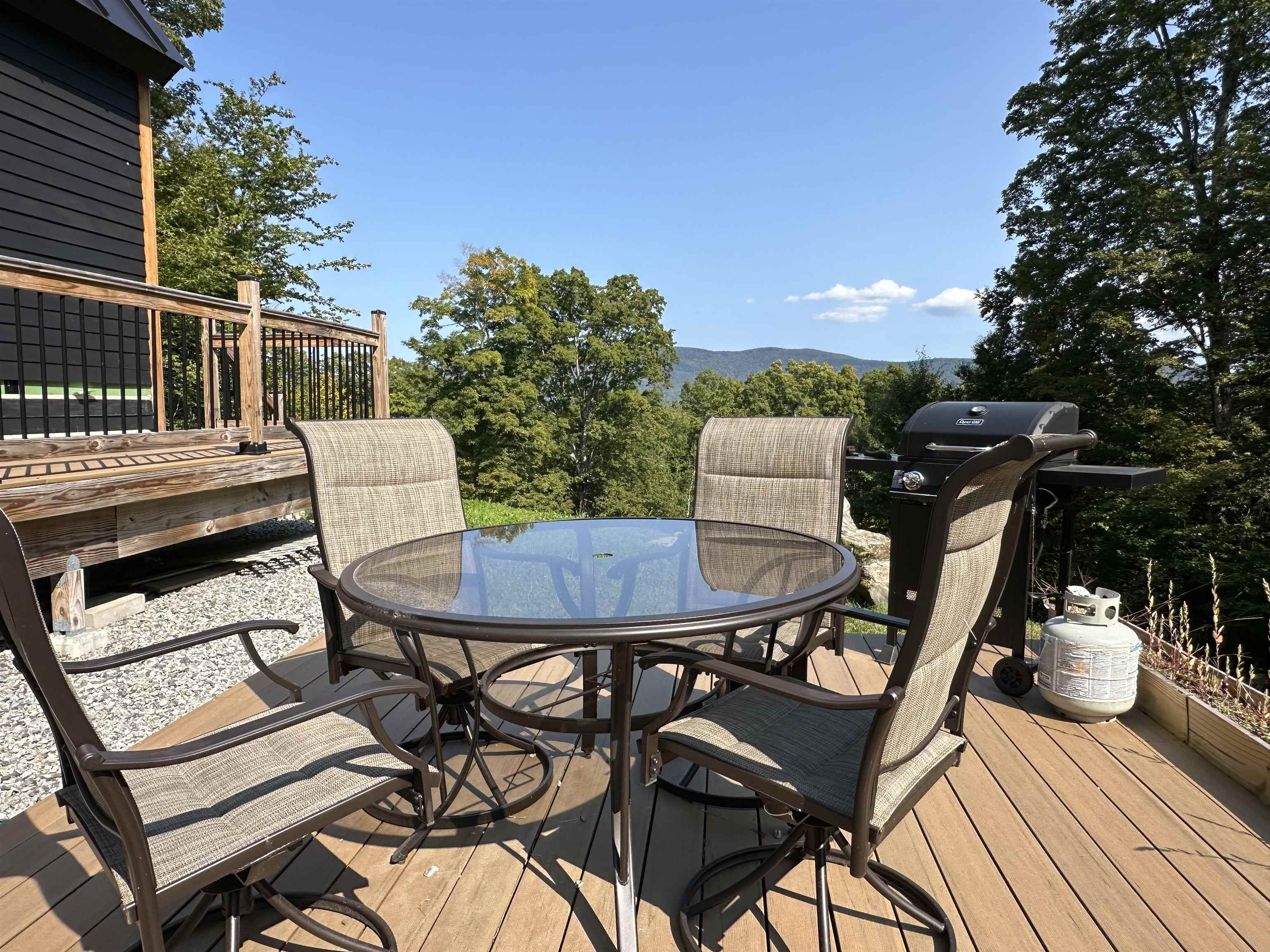219 Deerwood Hill
