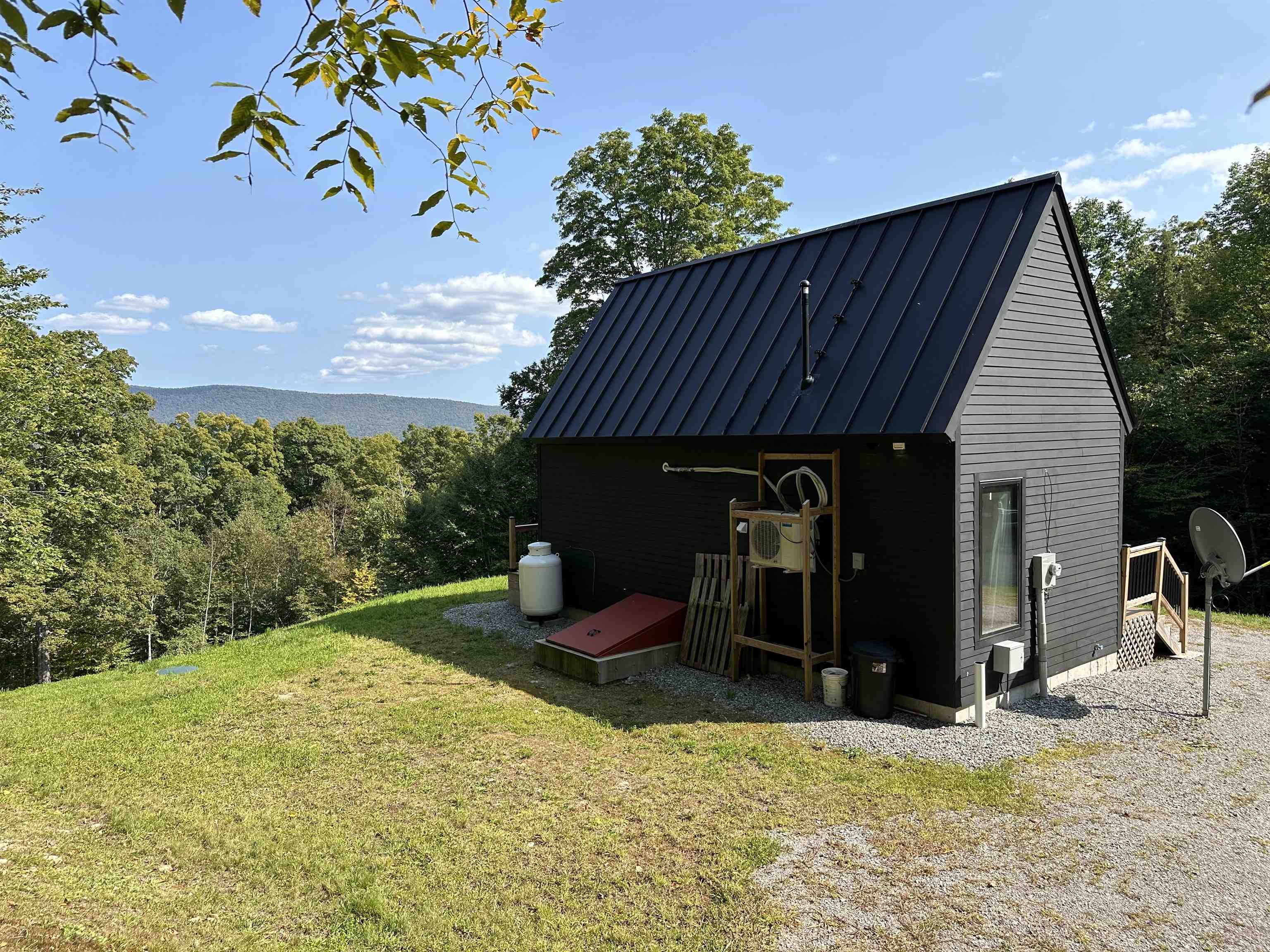 219 Deerwood Hill