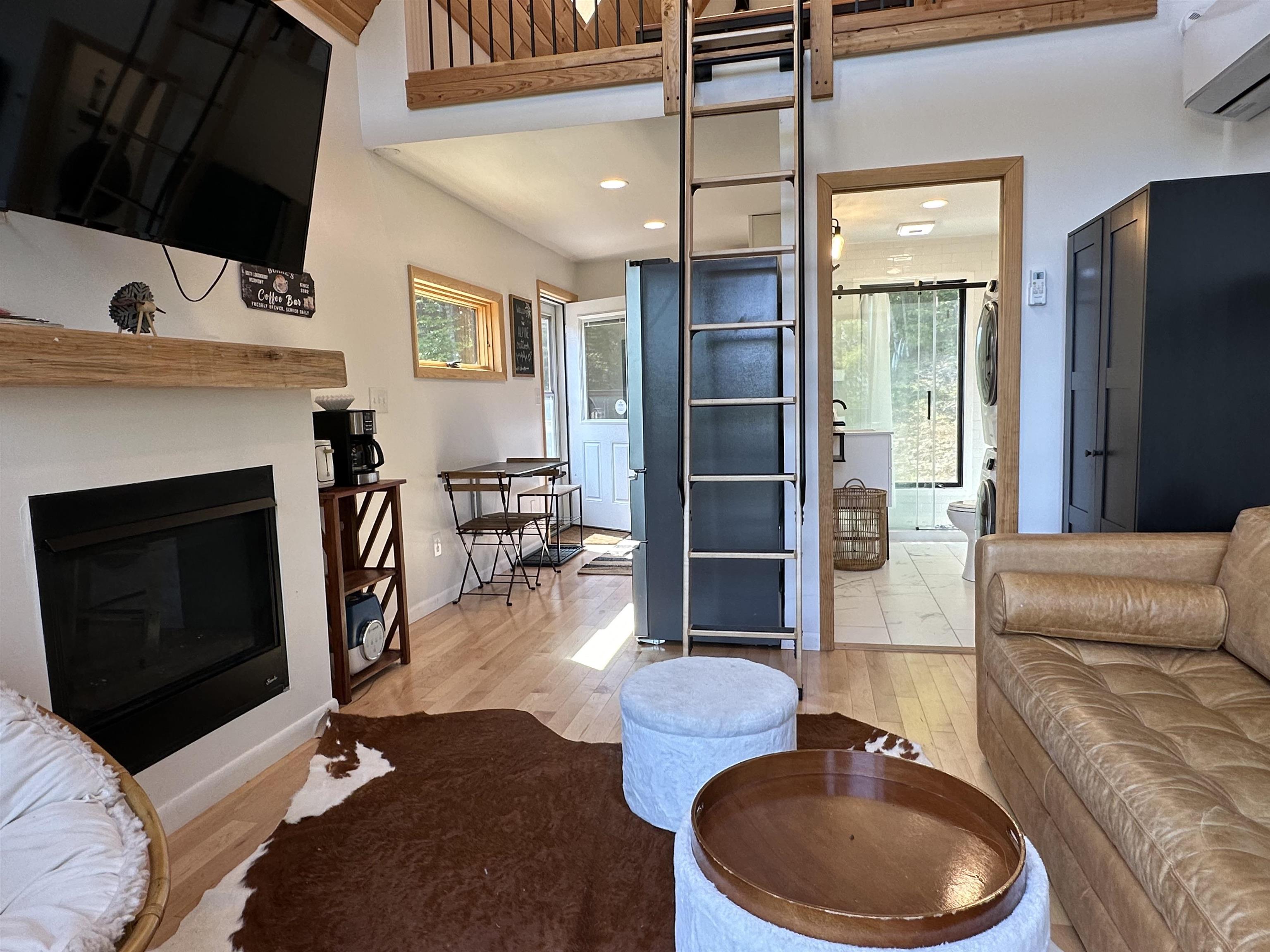 219 Deerwood Hill