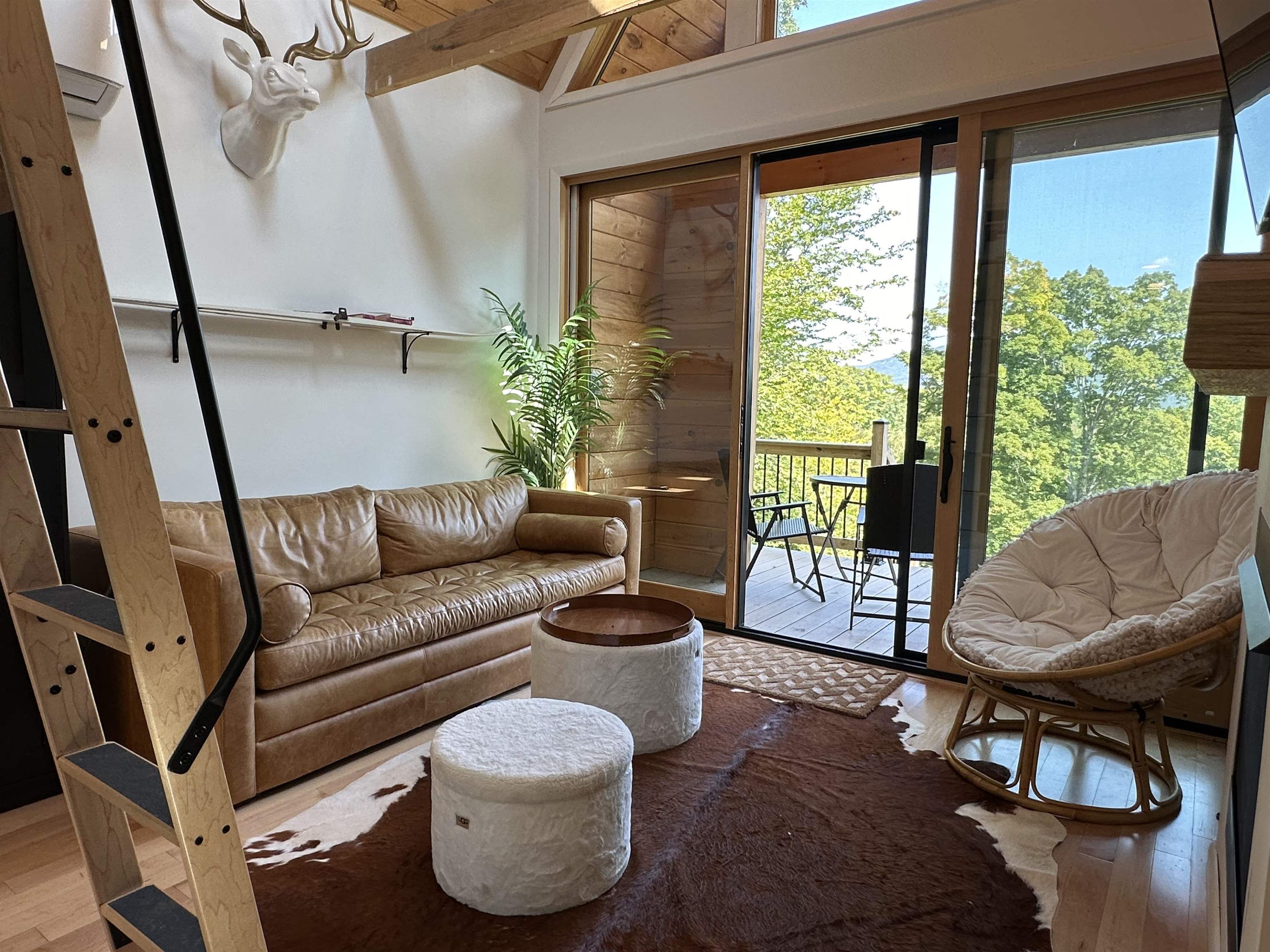 219 Deerwood Hill