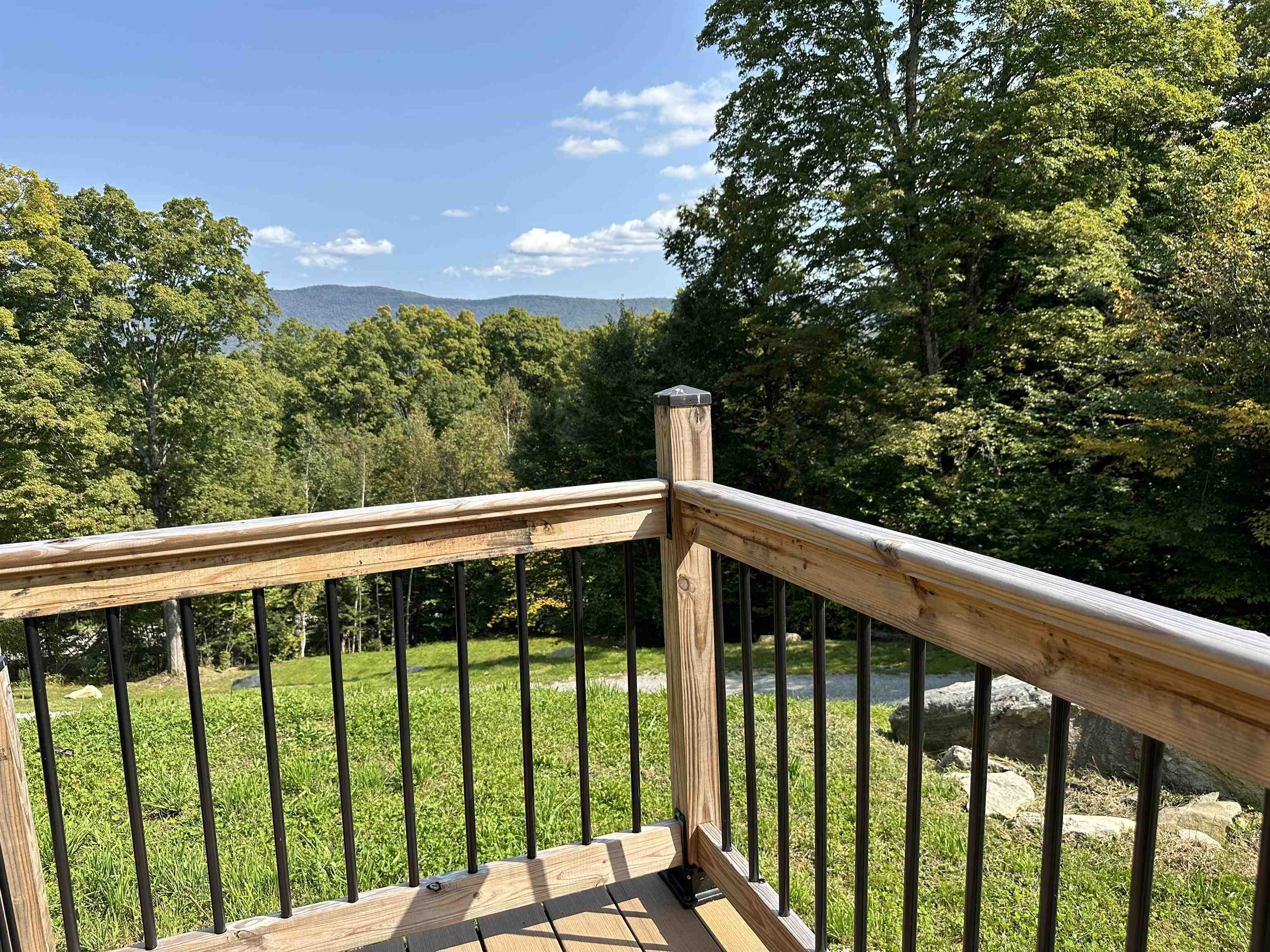 219 Deerwood Hill