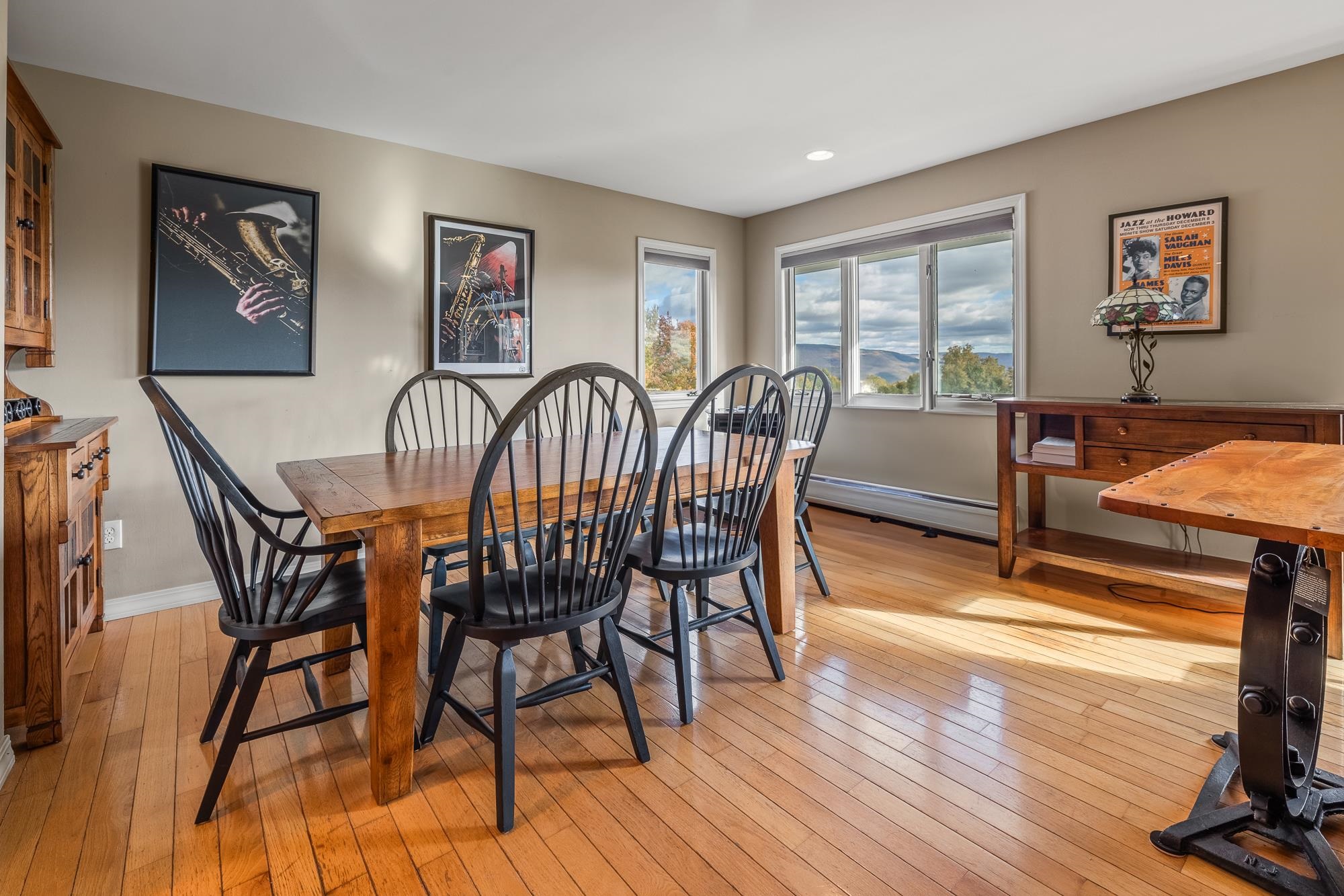 1516 West Mountain Road