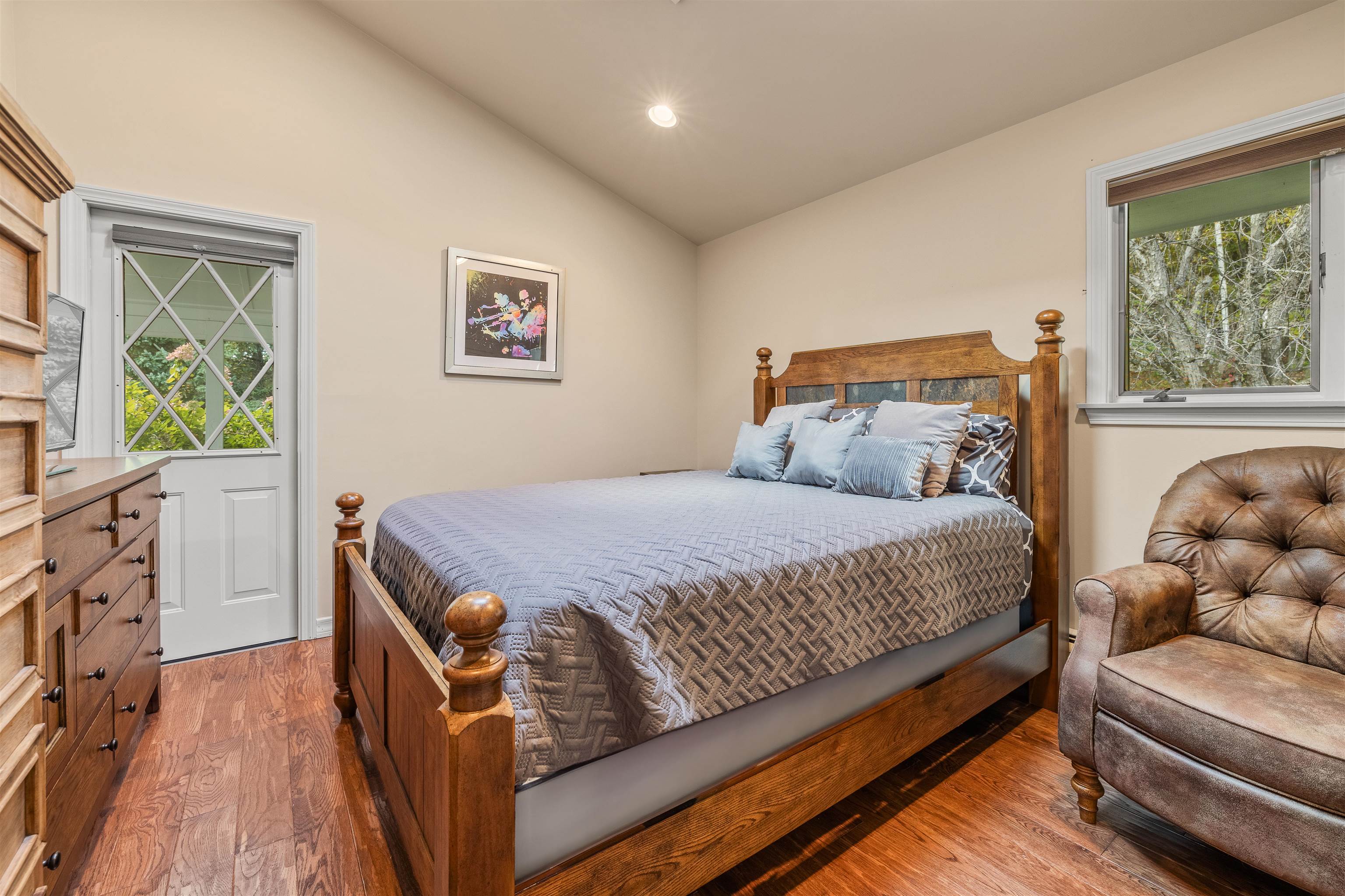 1516 West Mountain Road