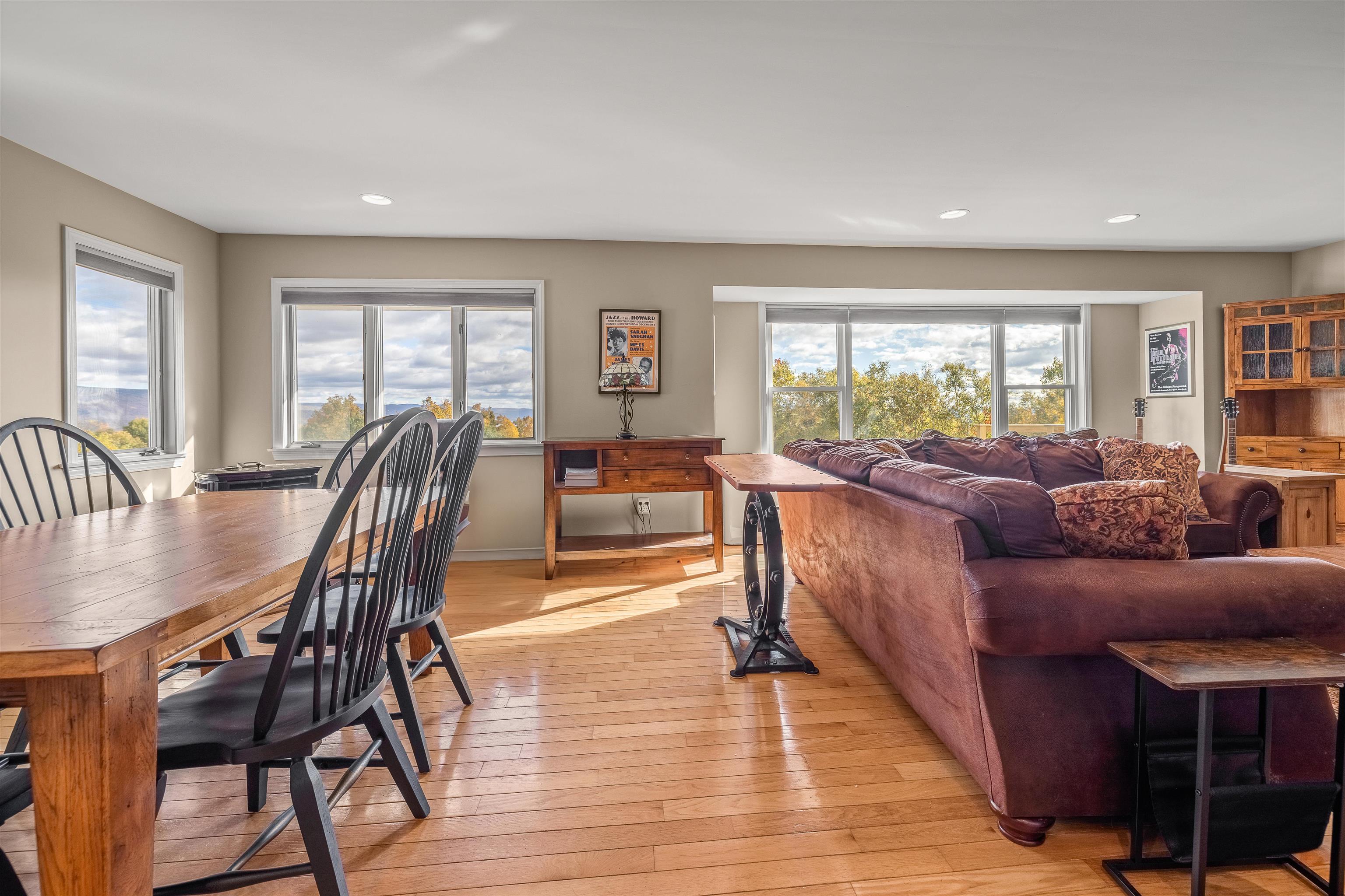 1516 West Mountain Road