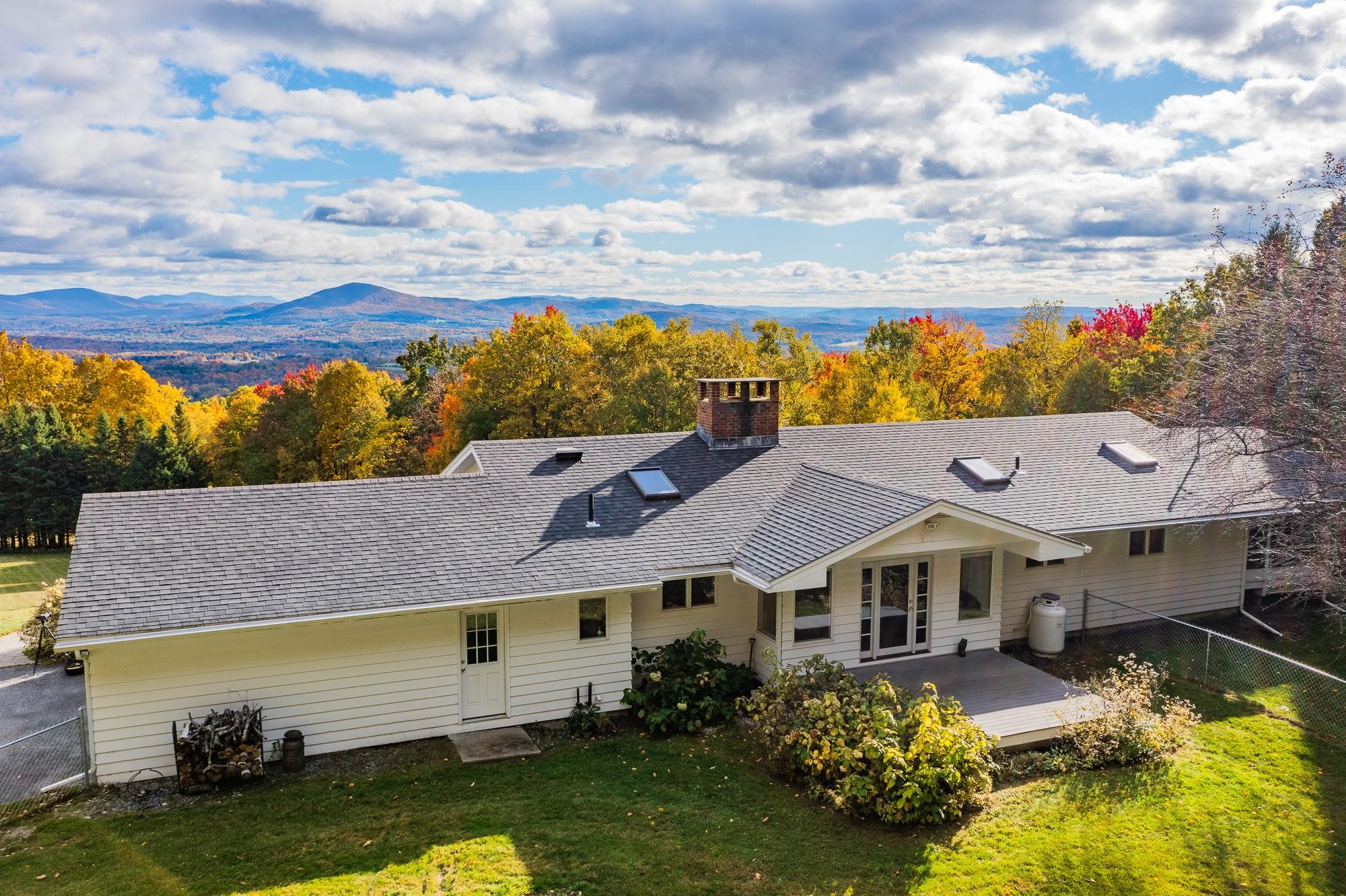 1516 West Mountain Road
