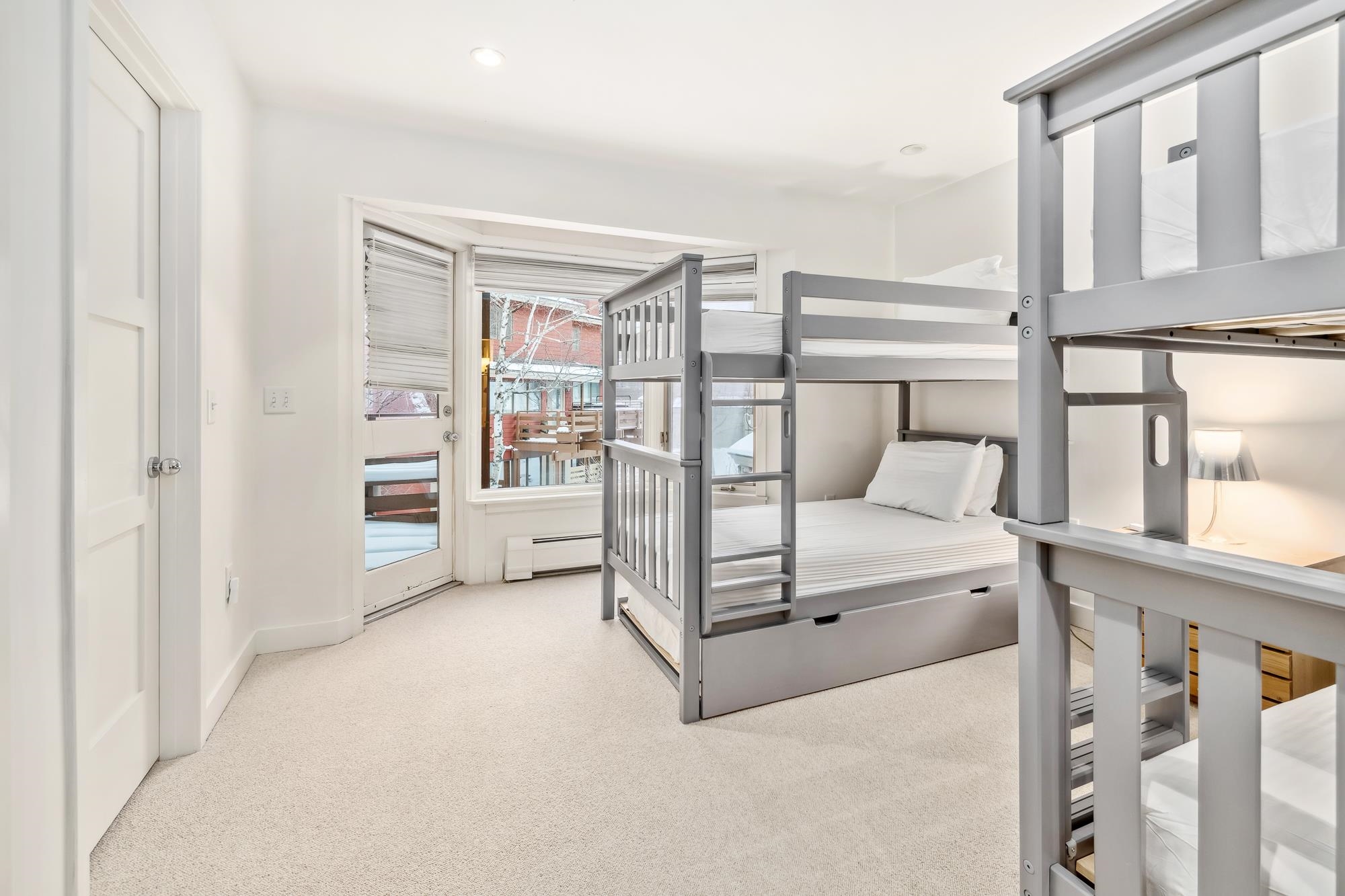 16 Mountain Reach Mews Road