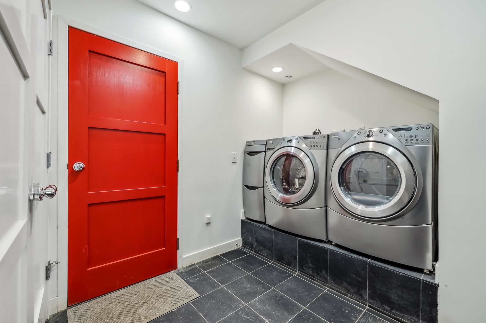 16 Mountain Reach Mews Road