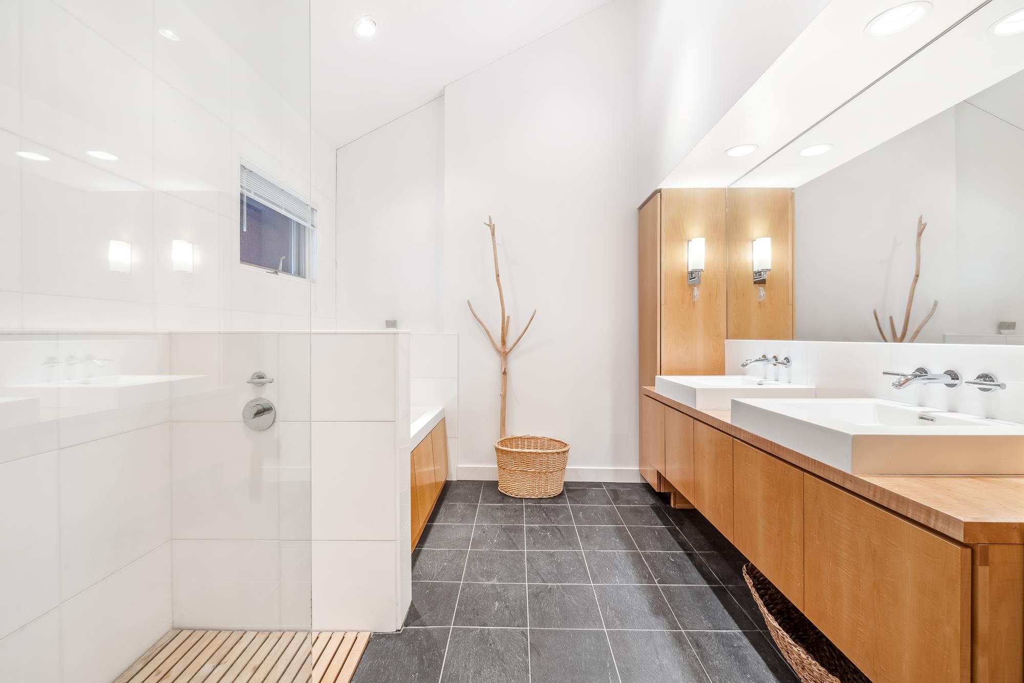 16 Mountain Reach Mews Road