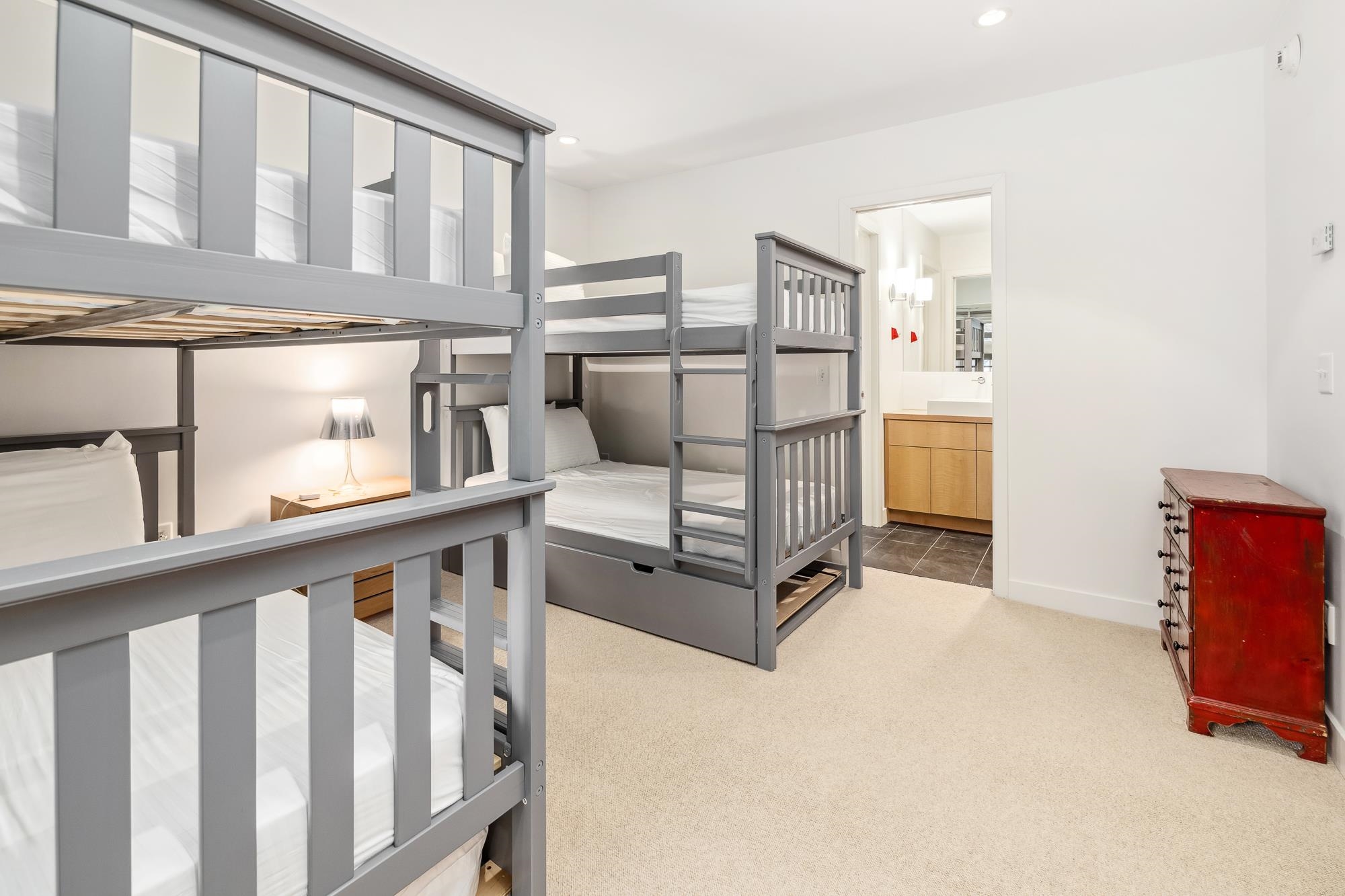 16 Mountain Reach Mews Road
