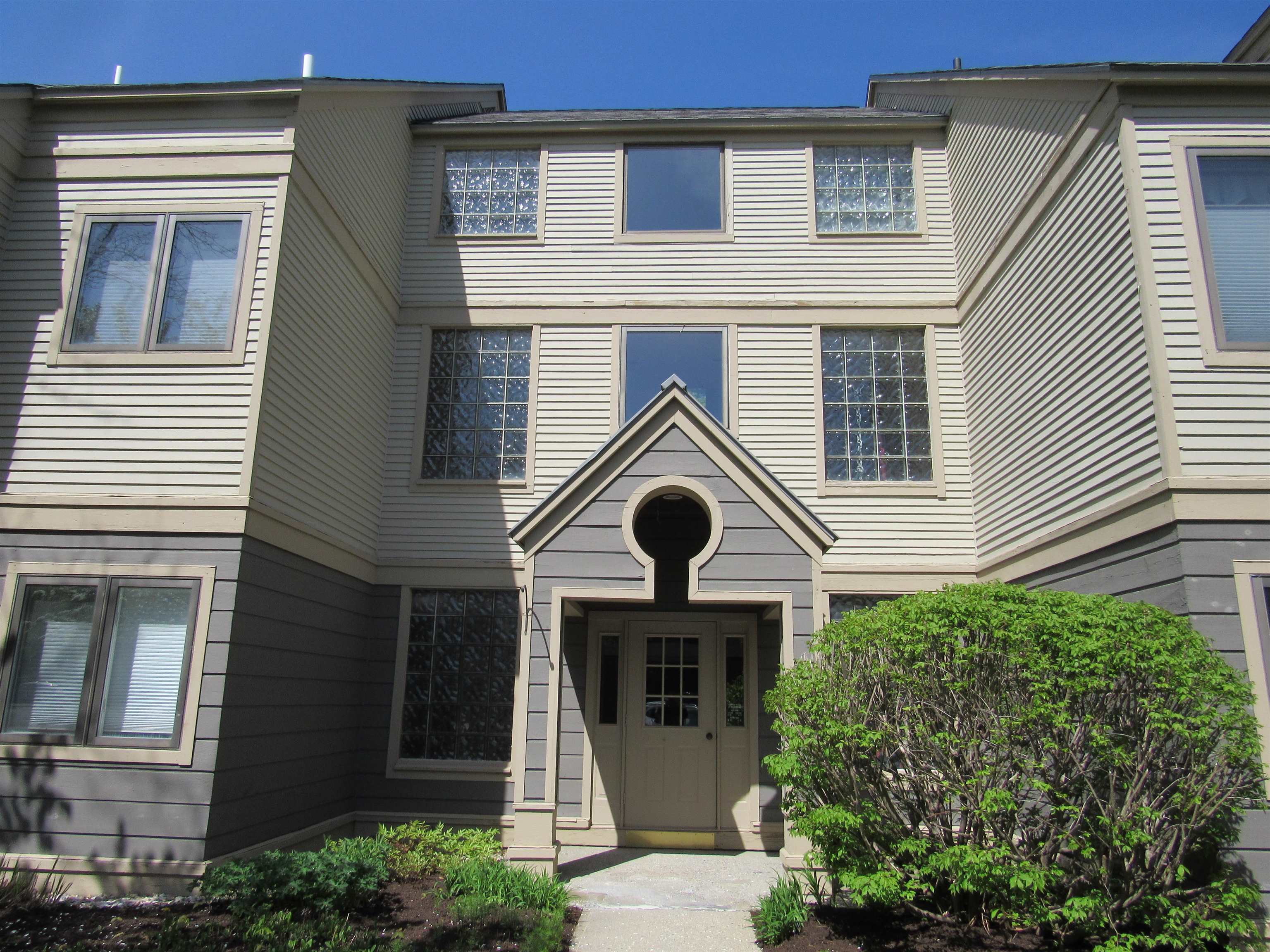 49 High Point Drive Unit: #A122
