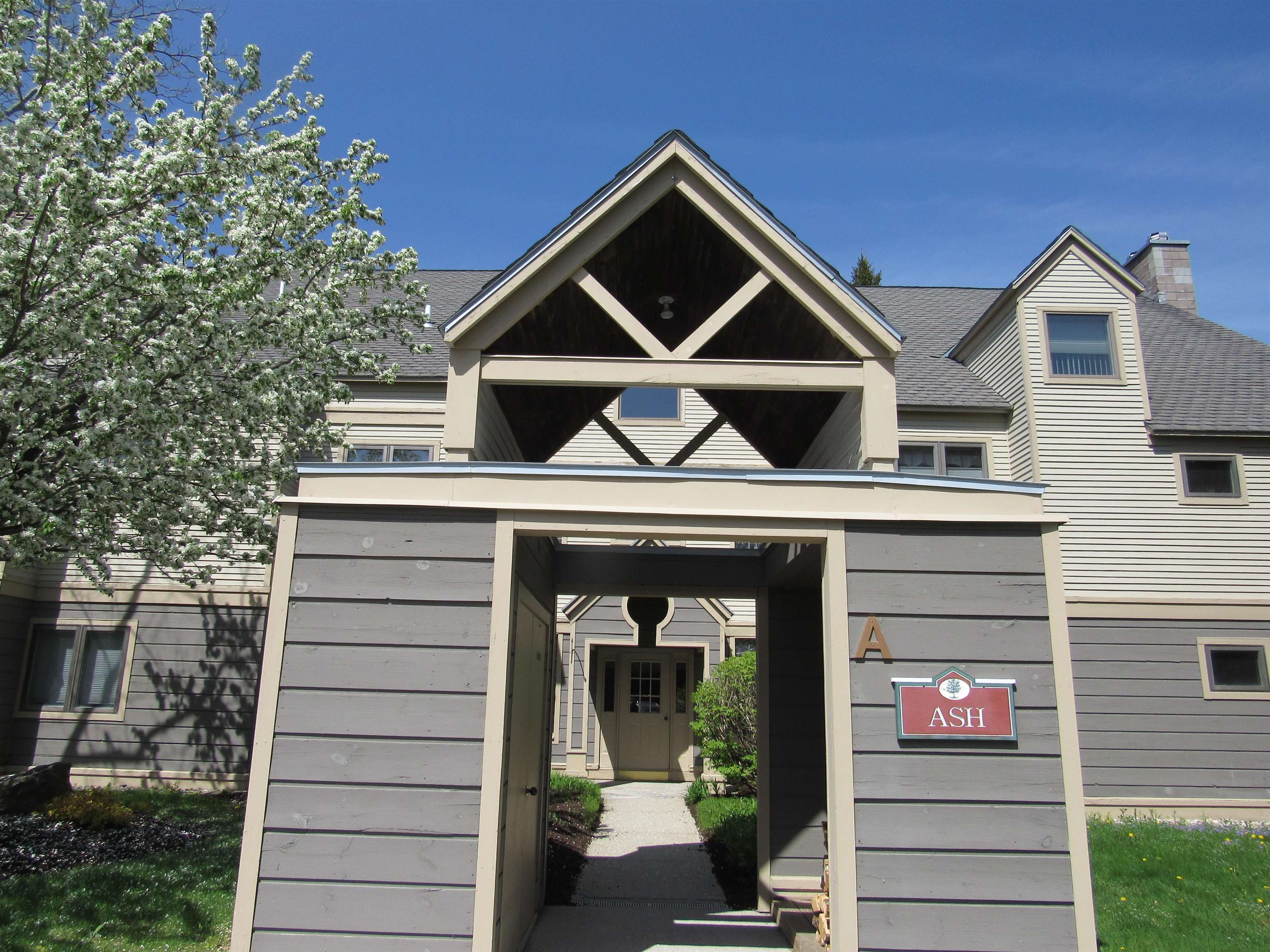49 High Point Drive Unit: #A122