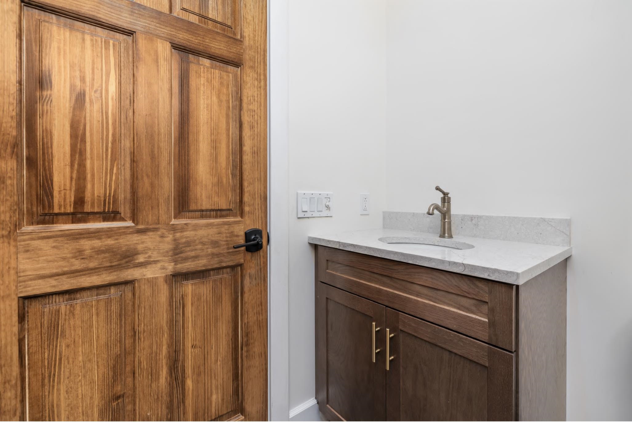 40 Jameson Flats Unit: D