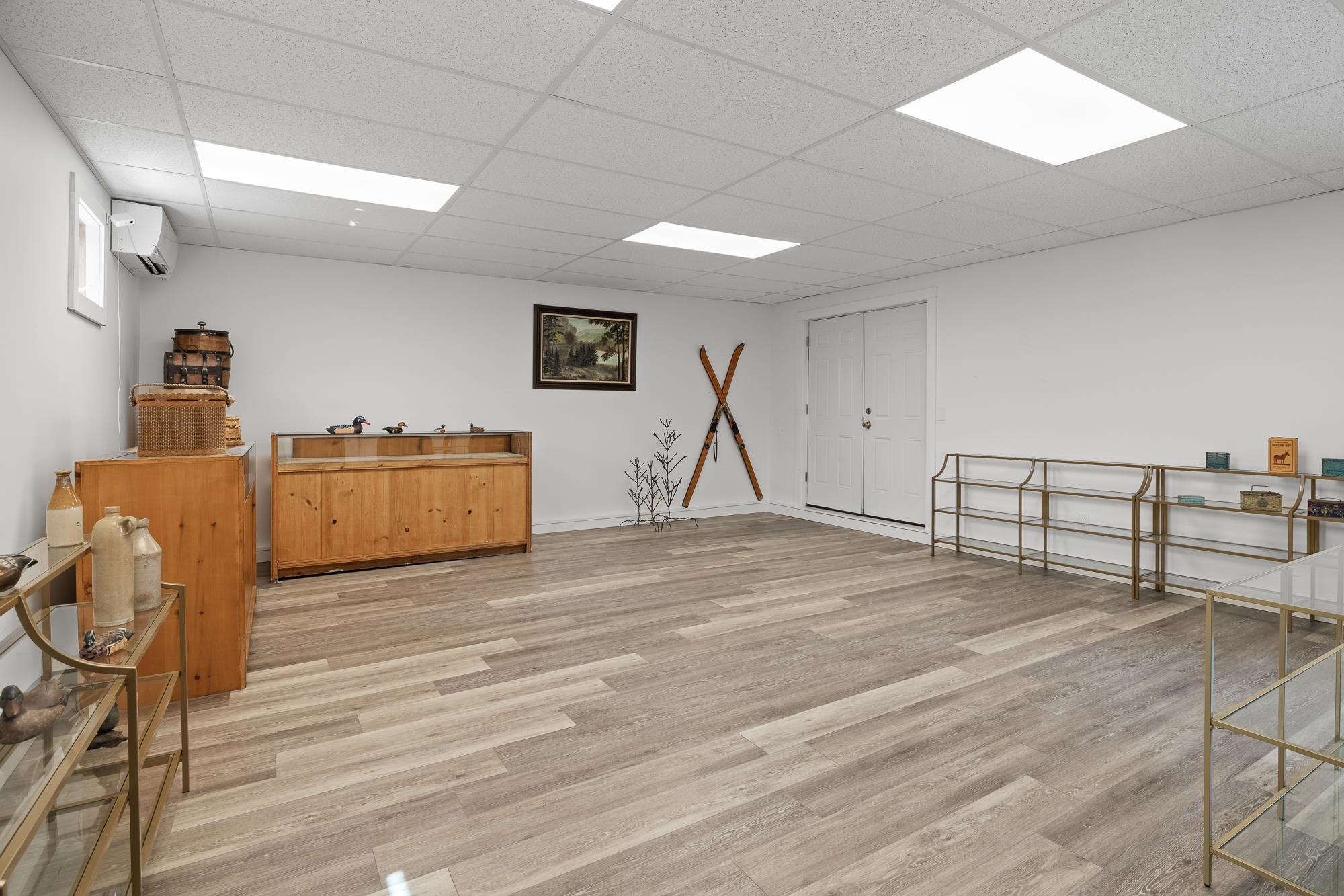 4943 Main Street