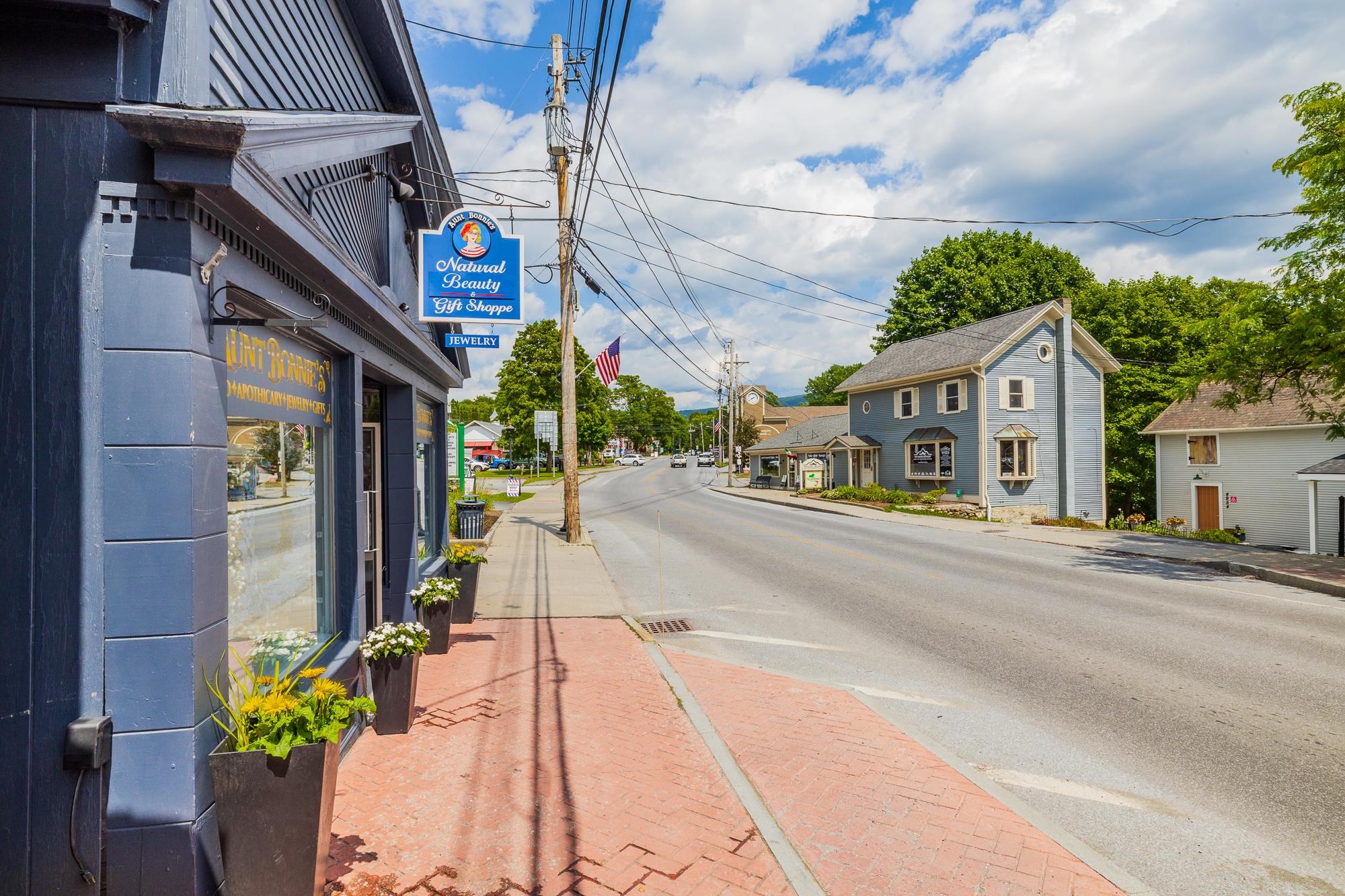 4943 Main Street