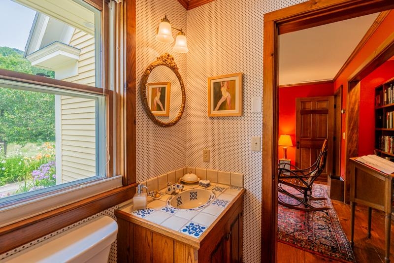 1148 Kent Hollow Road