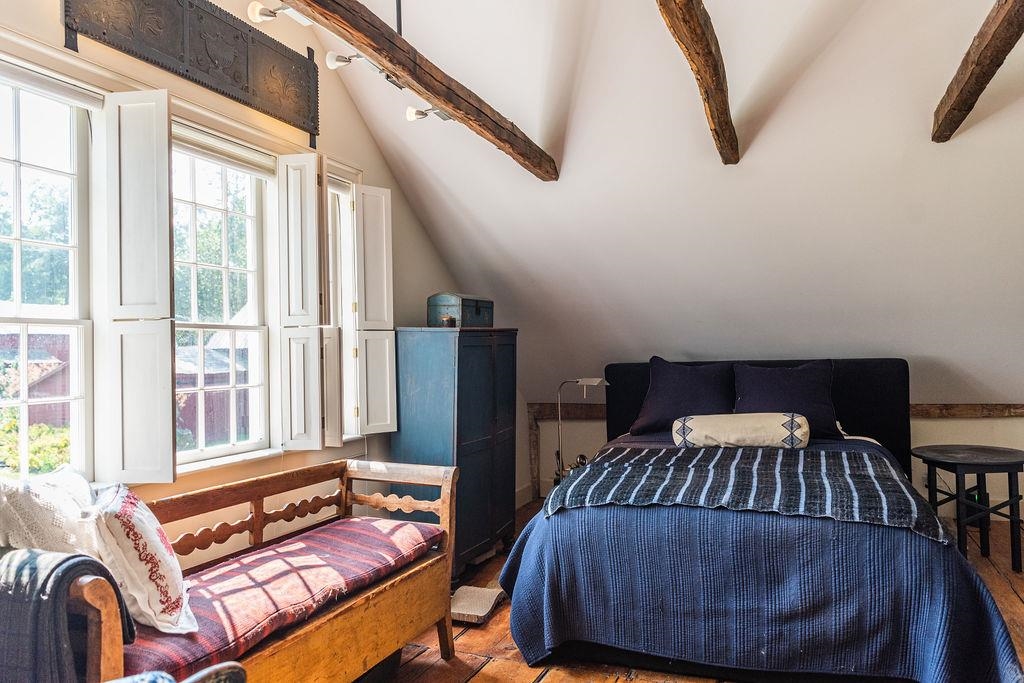 694 Sykes Hollow Road