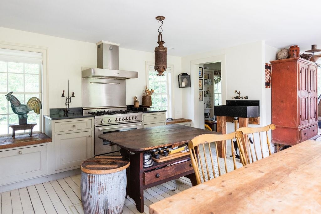 694 Sykes Hollow Road