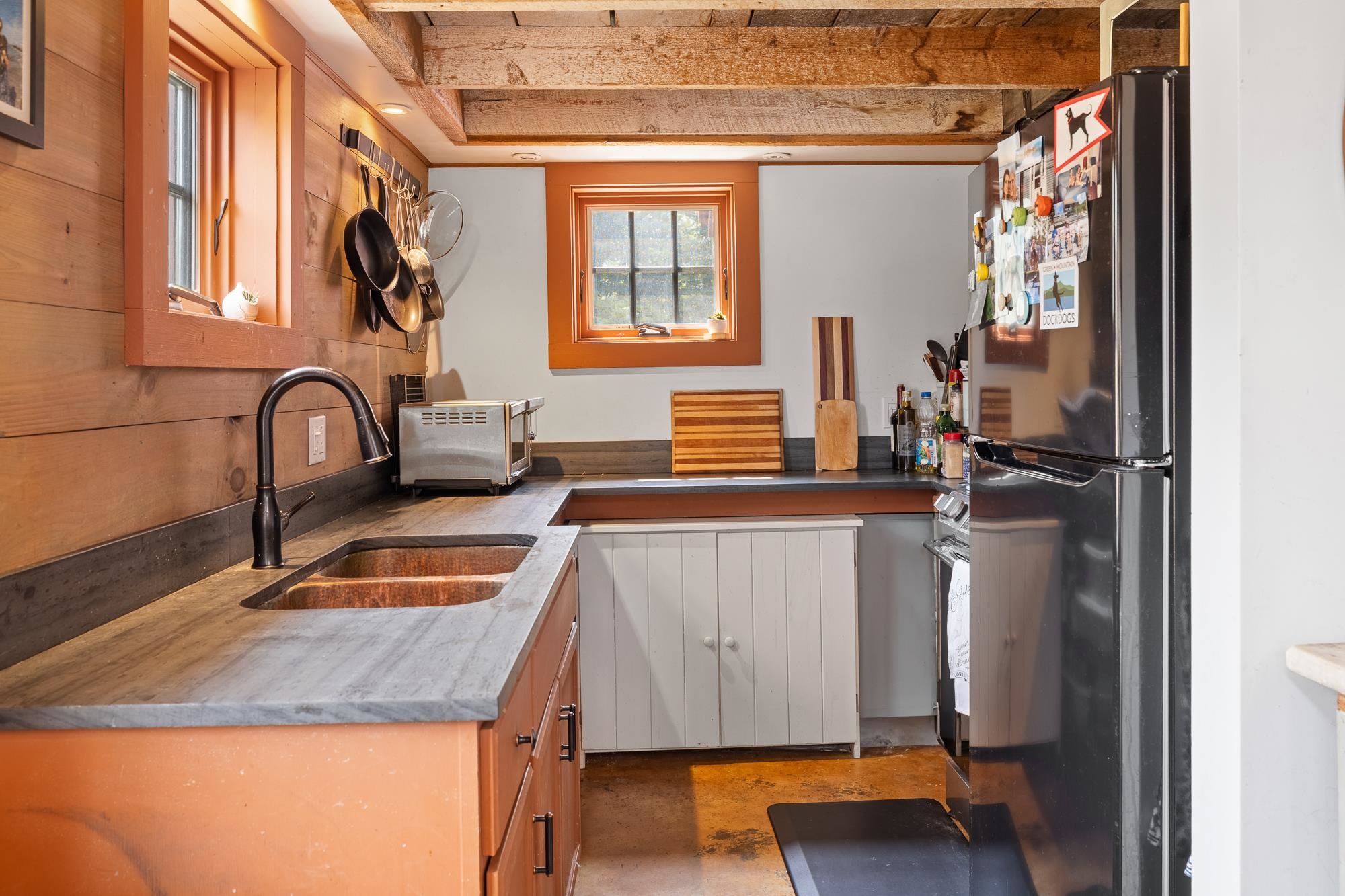 694 Sykes Hollow Road