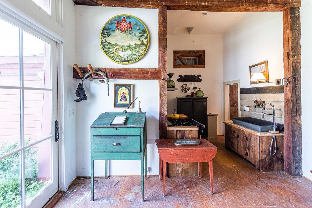 694 Sykes Hollow Road