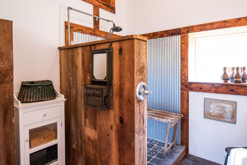 694 Sykes Hollow Road