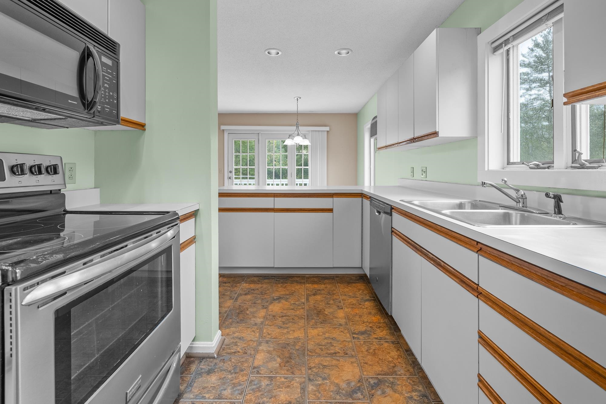 51 Russell Street Unit: D