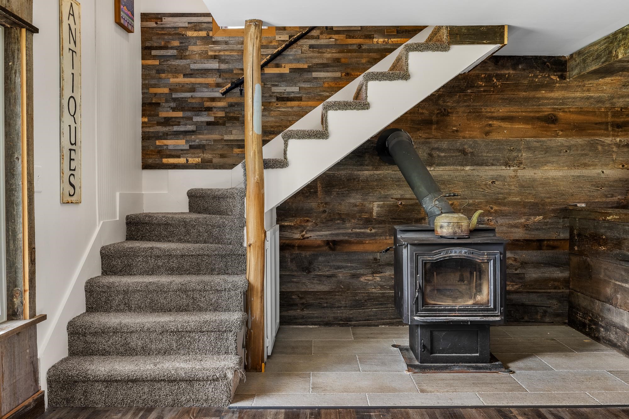 935 Old Manchester Road