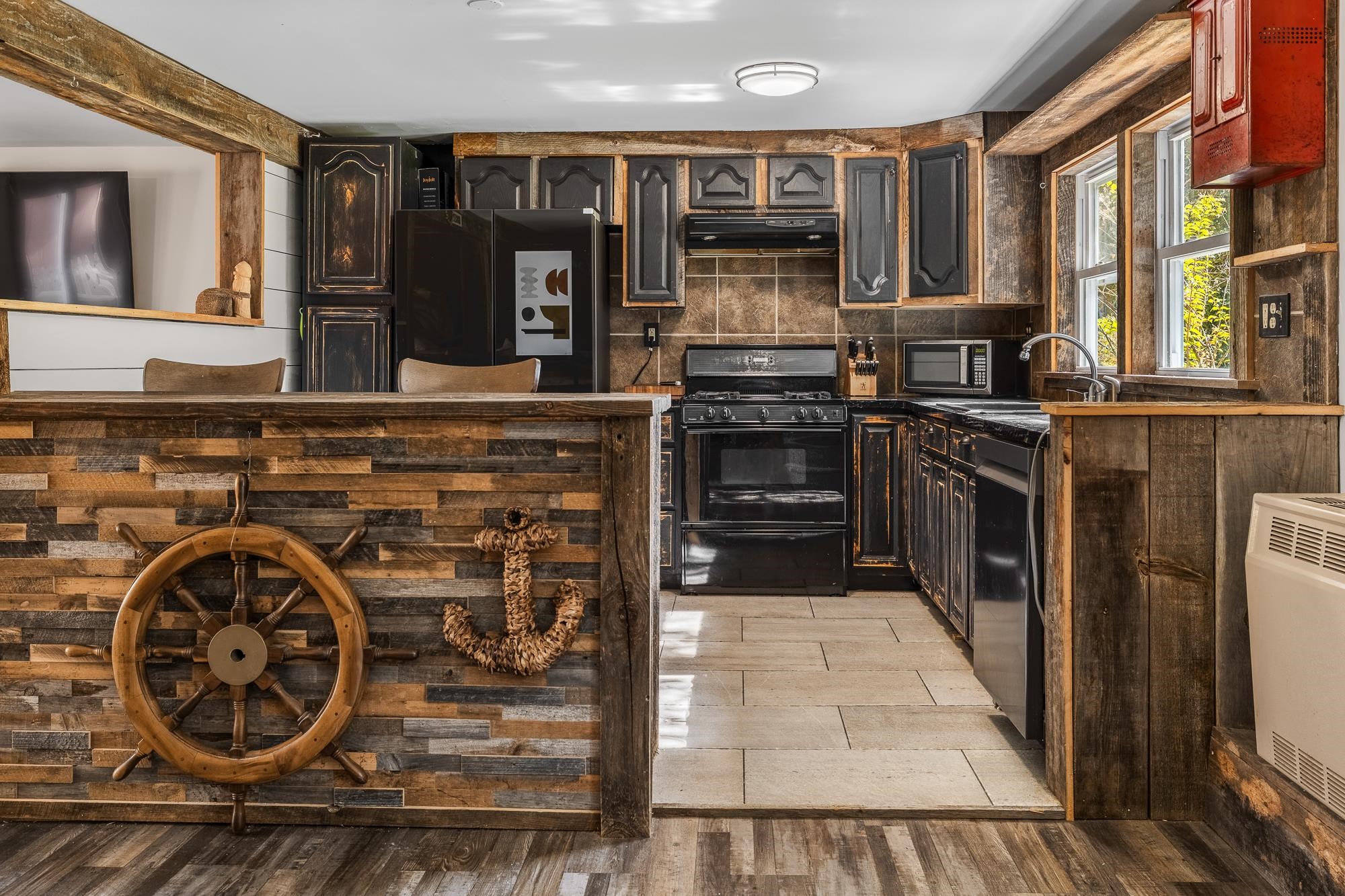 935 Old Manchester Road