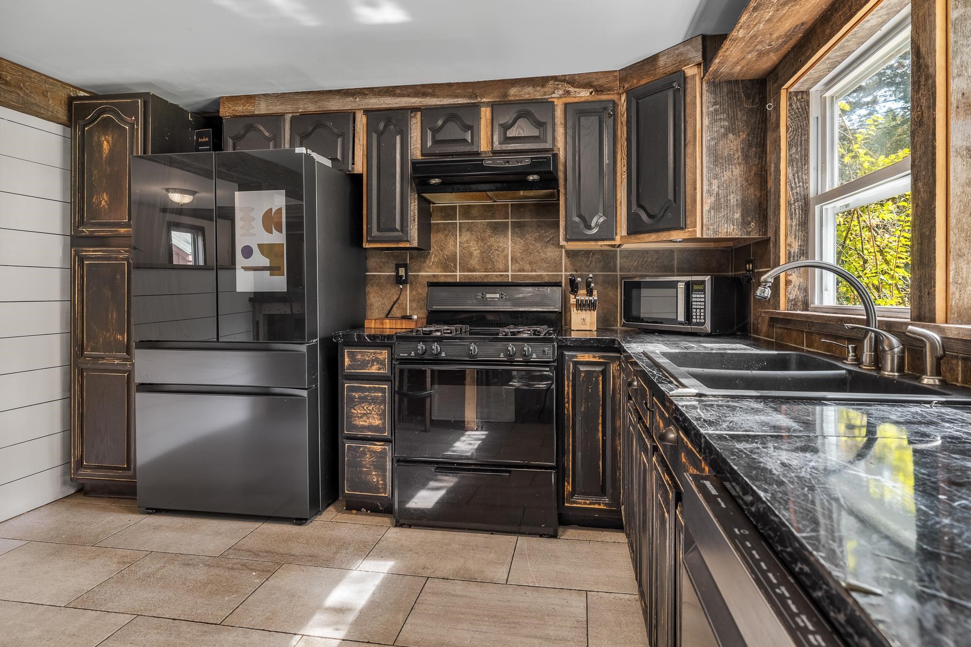 935 Old Manchester Road