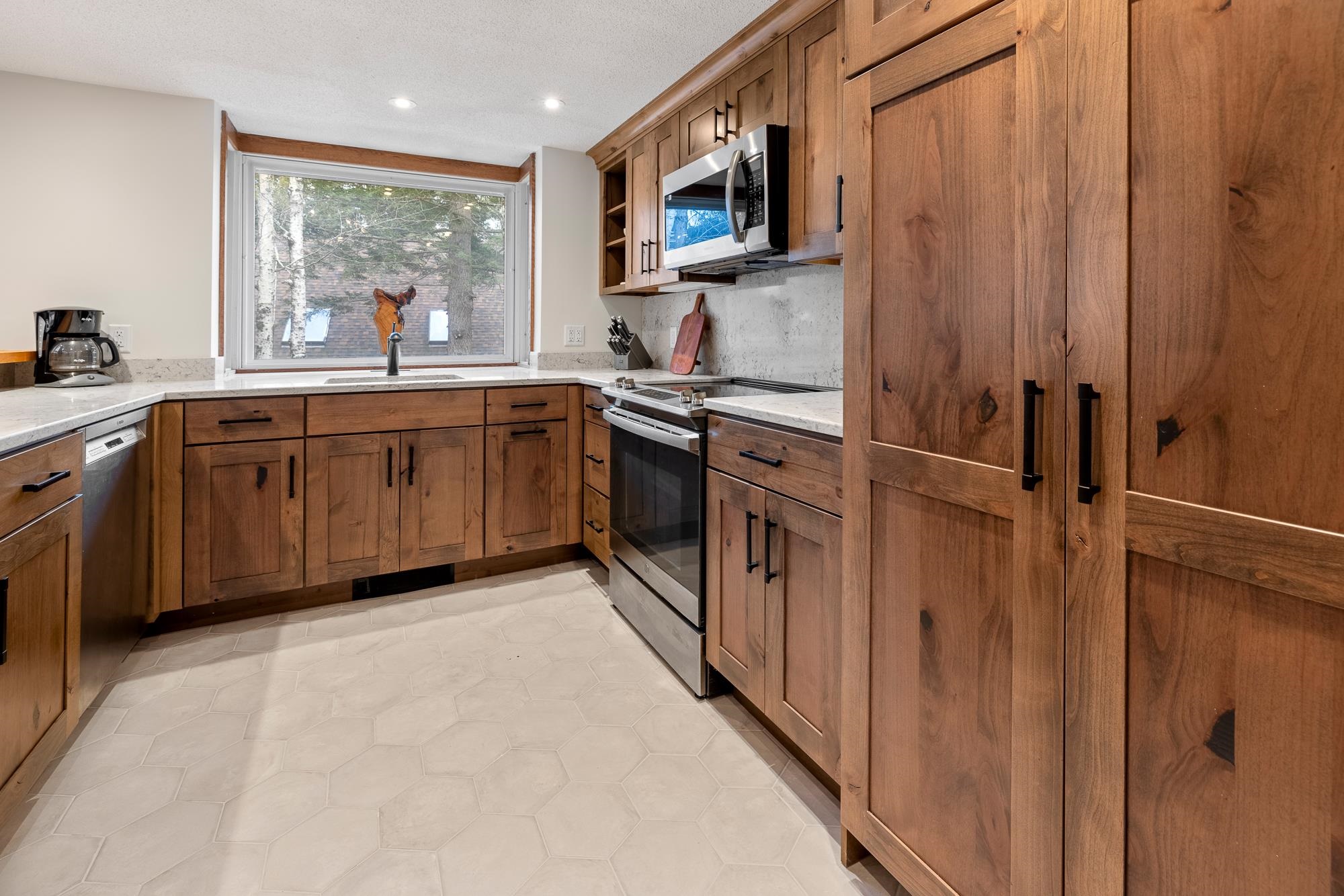 9 Pond View Road Unit: 9