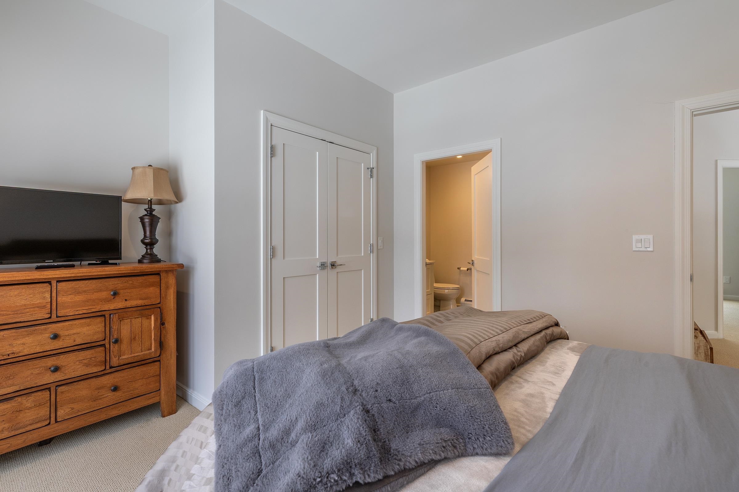 3 Linscott Road