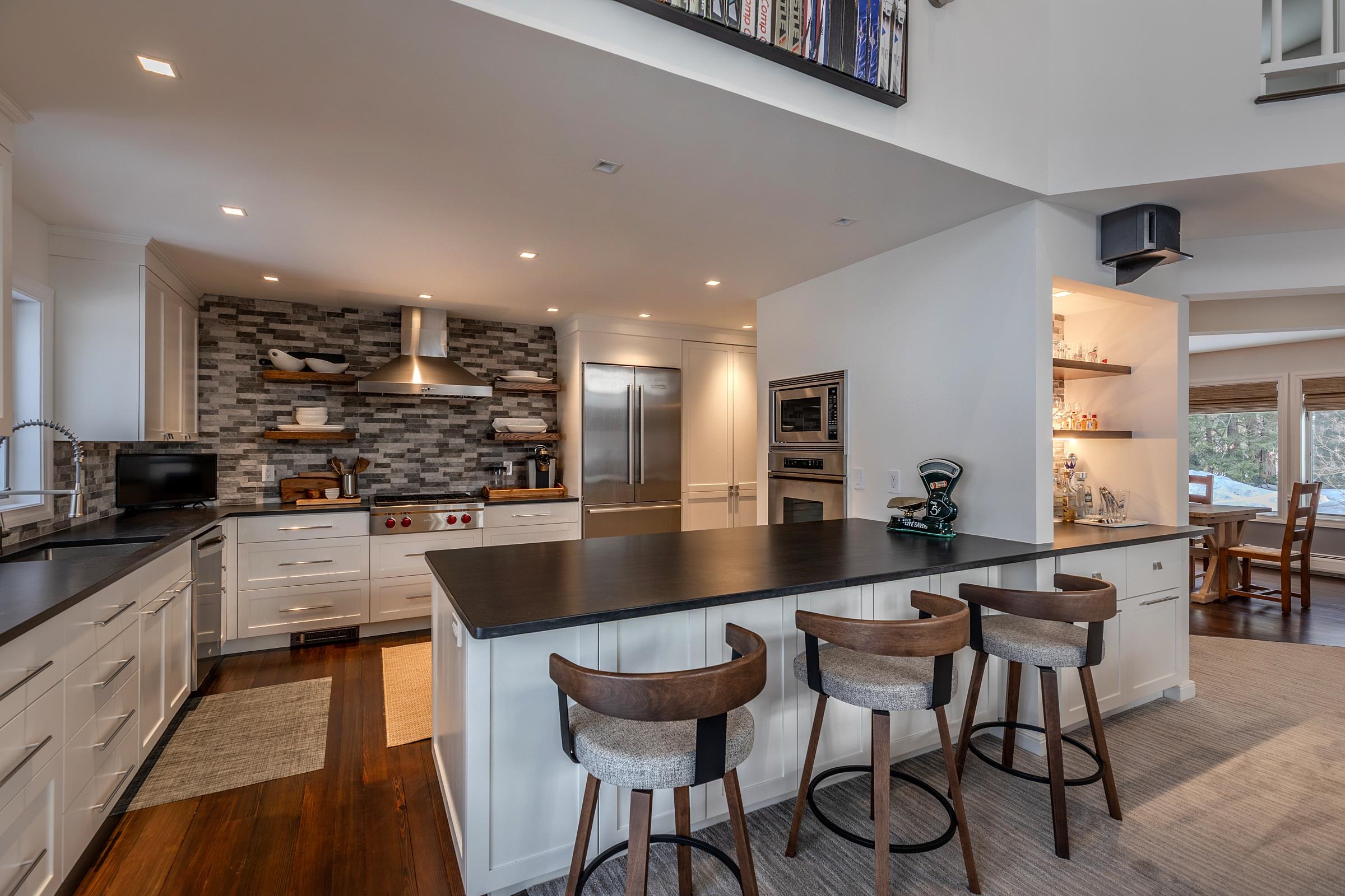 3 Linscott Road