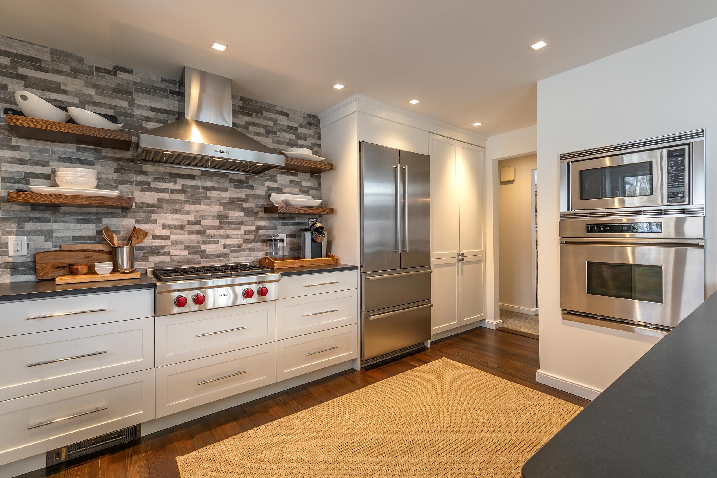 3 Linscott Road