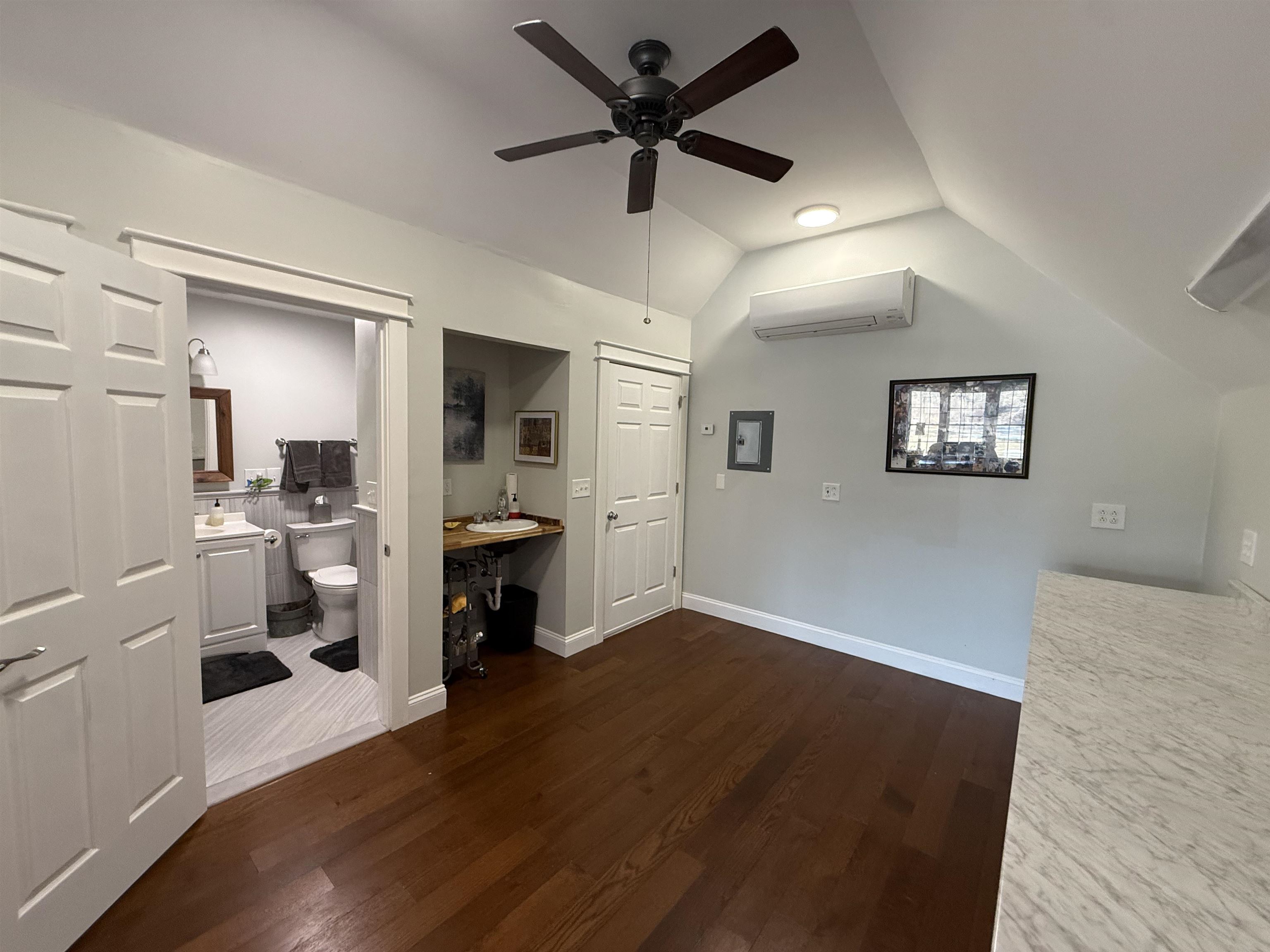 85 Limerick Lane Unit: A & B