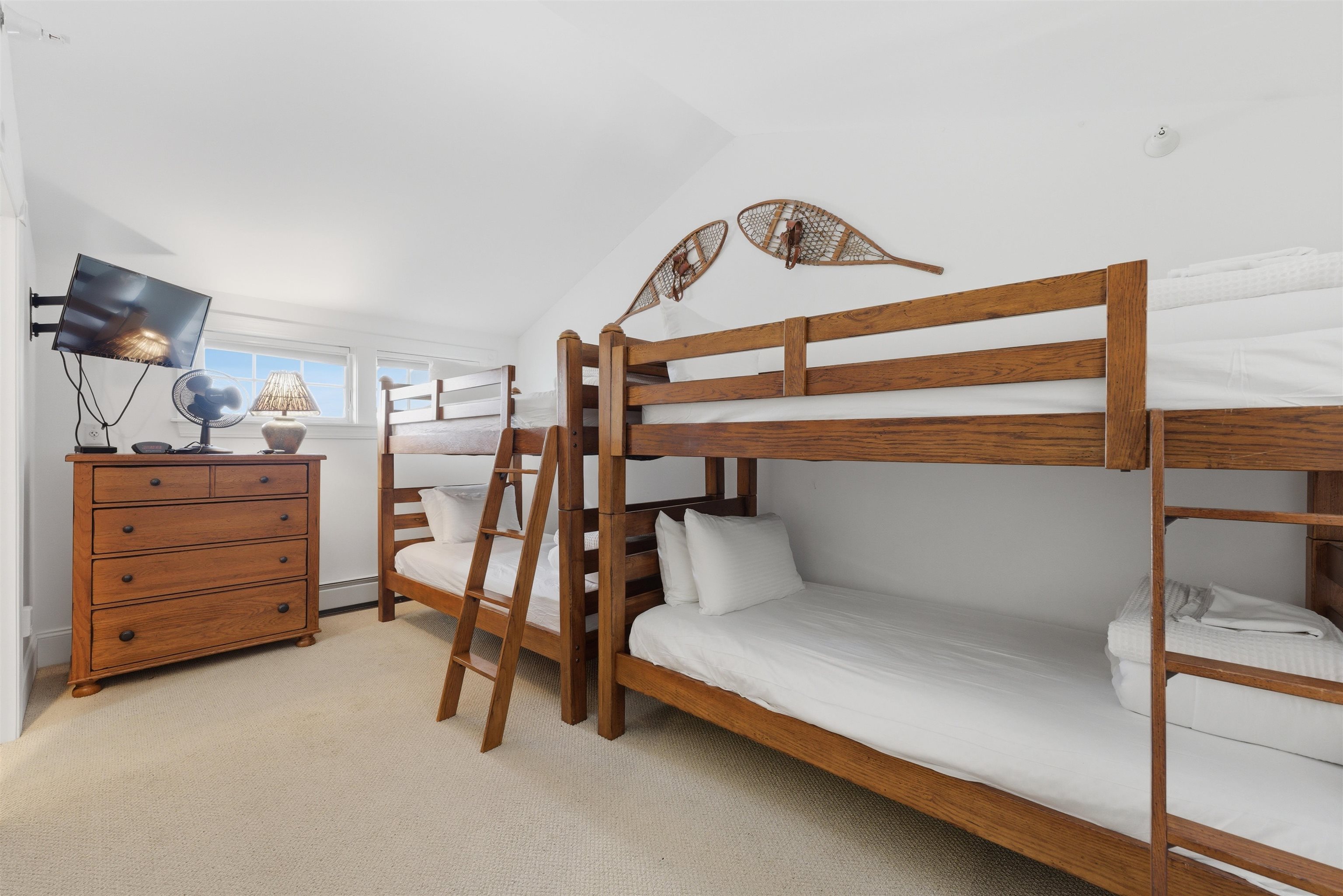 19 Village Lodge Road Unit: 409