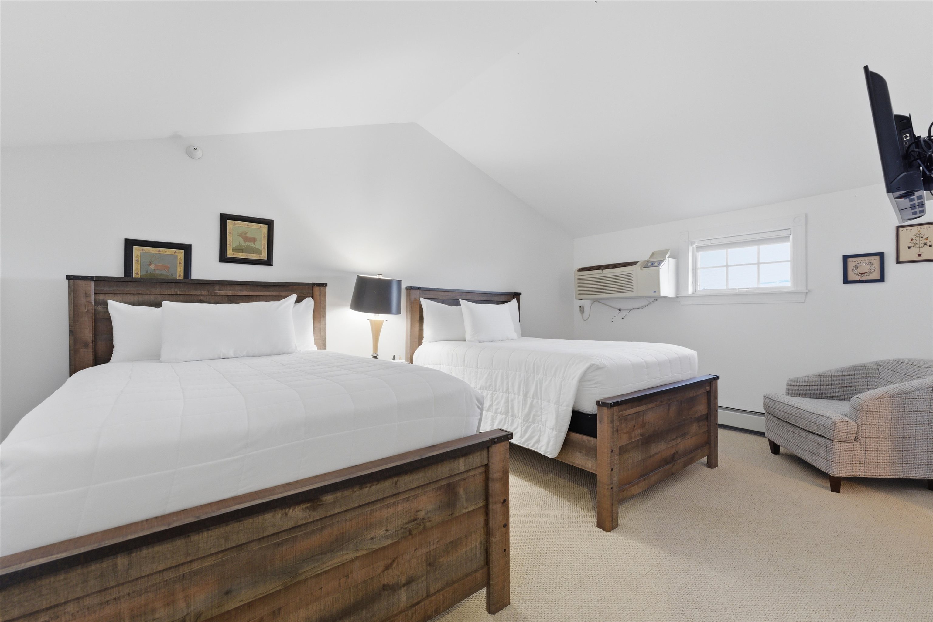 19 Village Lodge Road Unit: 409