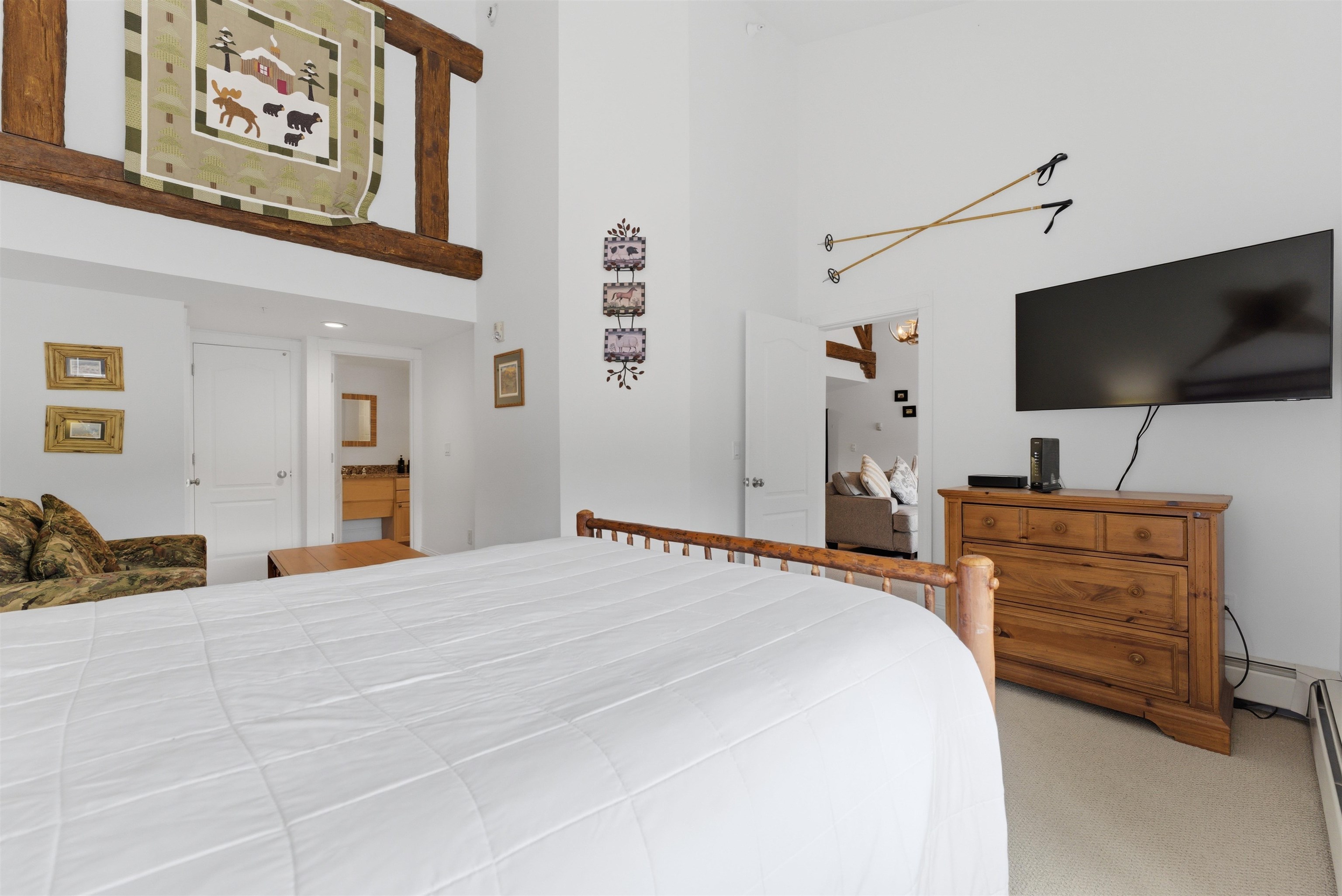 19 Village Lodge Road Unit: 409