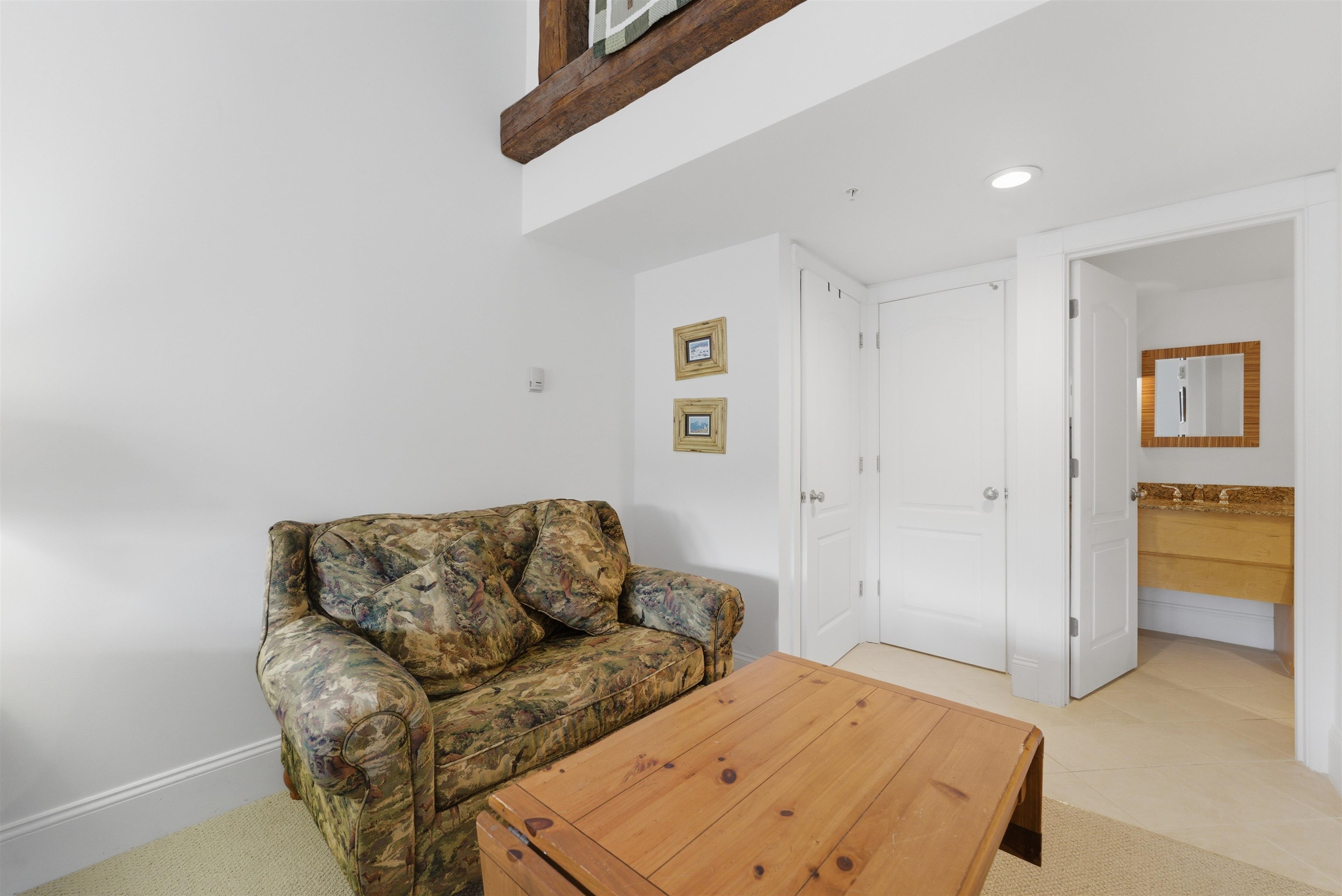 19 Village Lodge Road Unit: 409