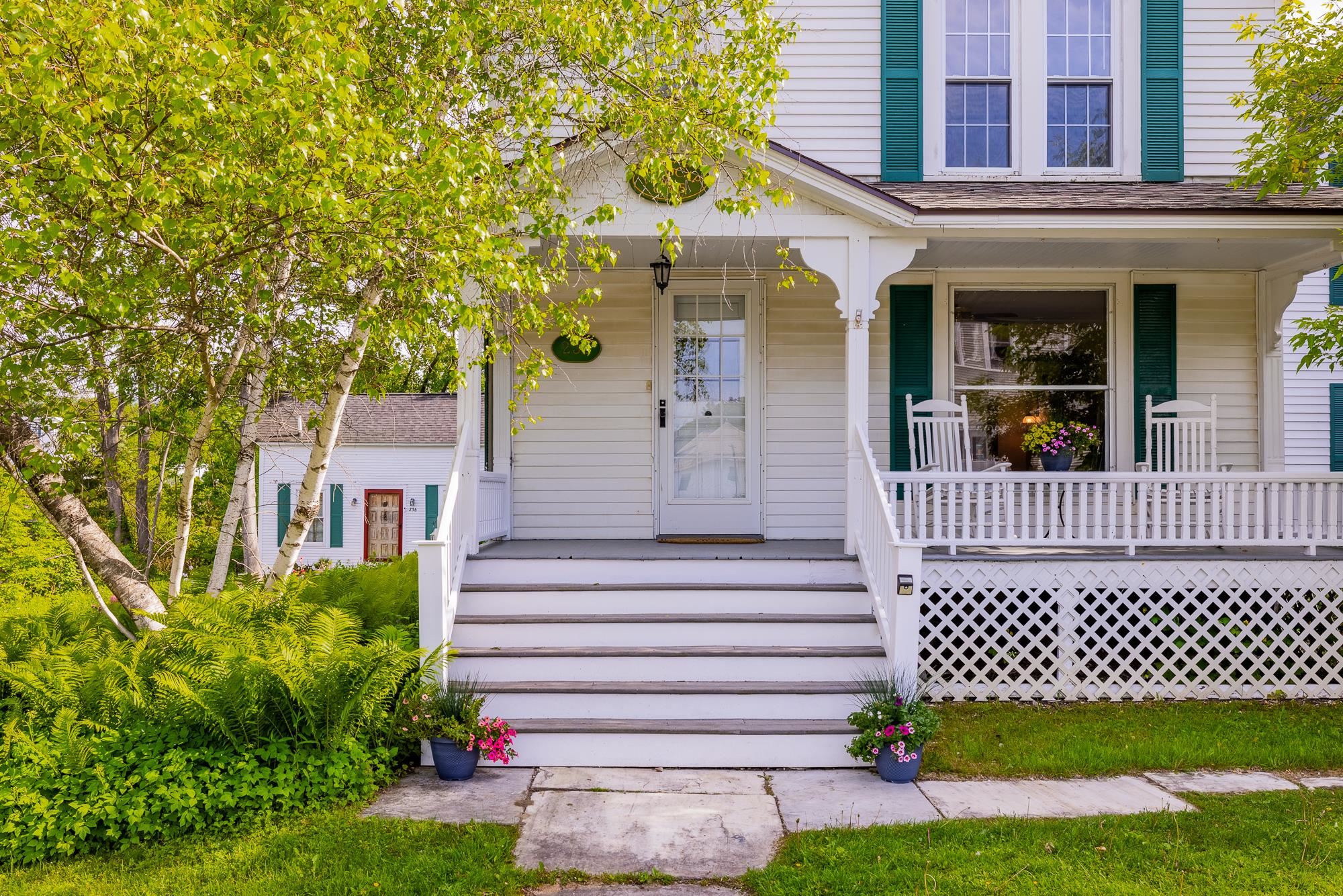 238 Seminary Avenue