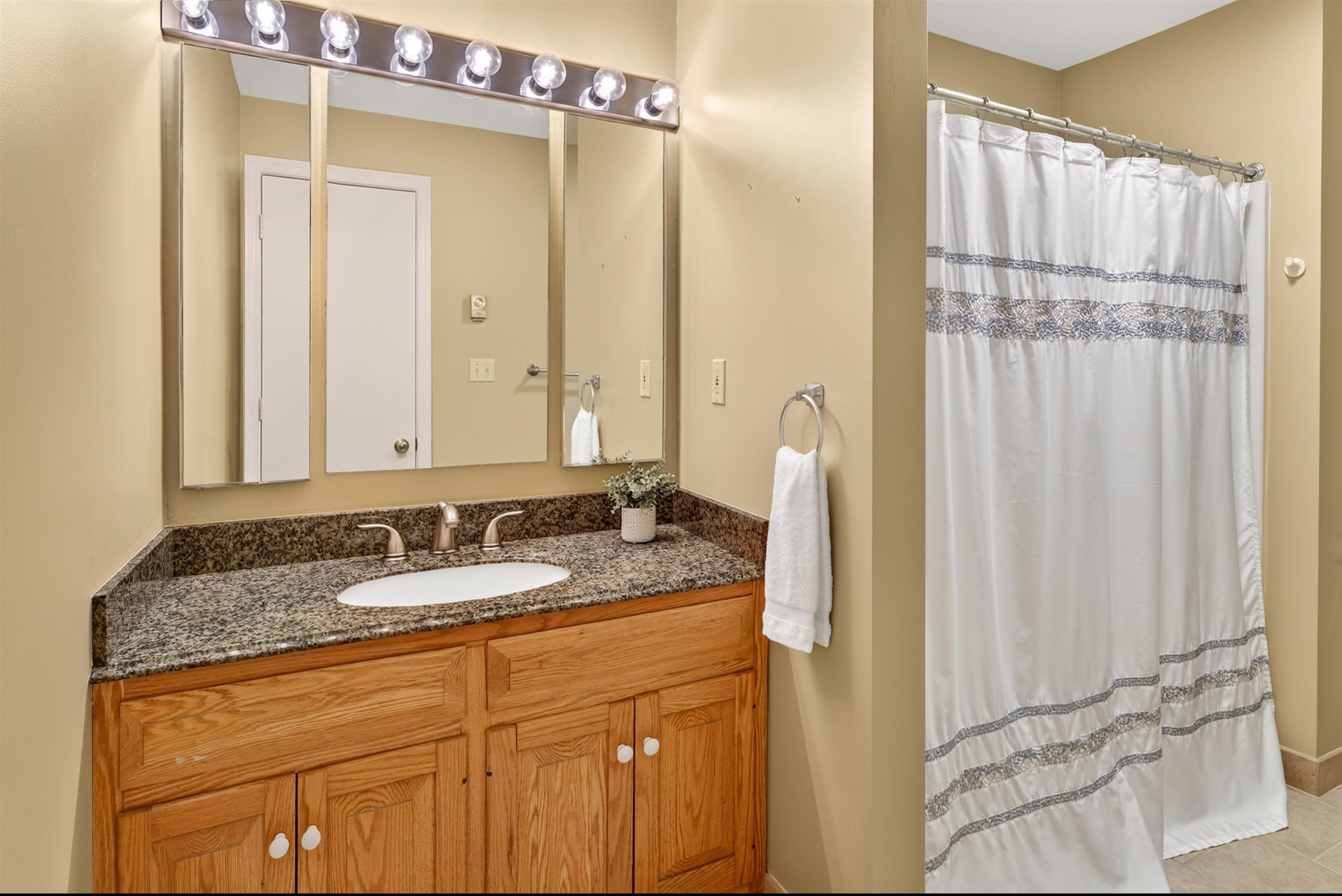 18 High Point Drive Unit: 501