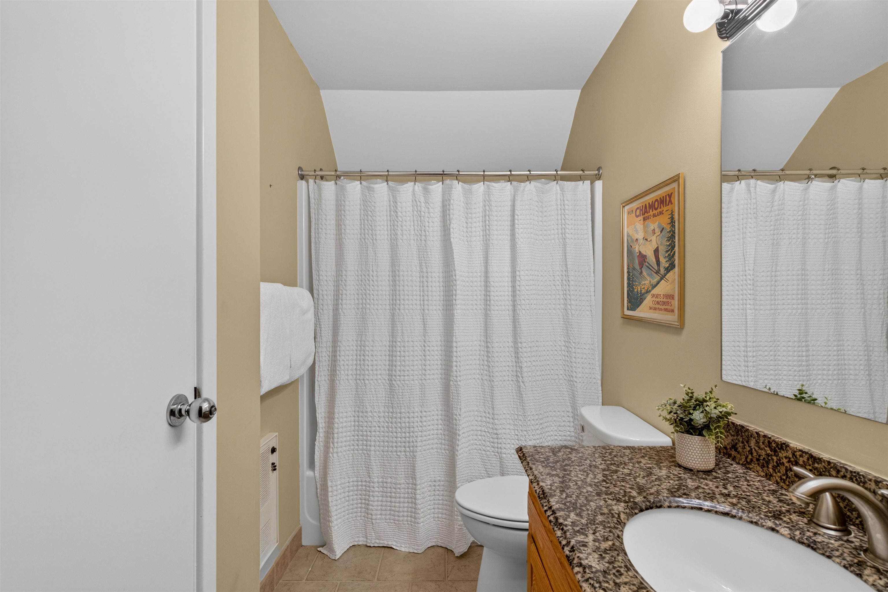 18 High Point Drive Unit: 501
