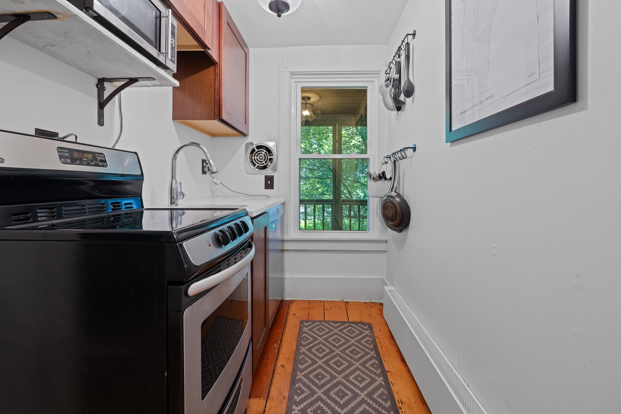 16 Old Farm Road Unit: 4
