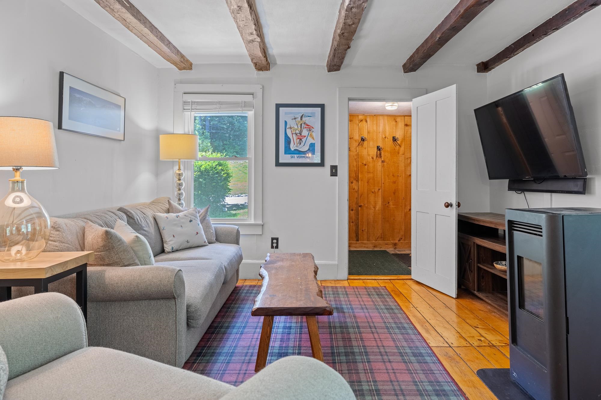 16 Old Farm Road Unit: 4
