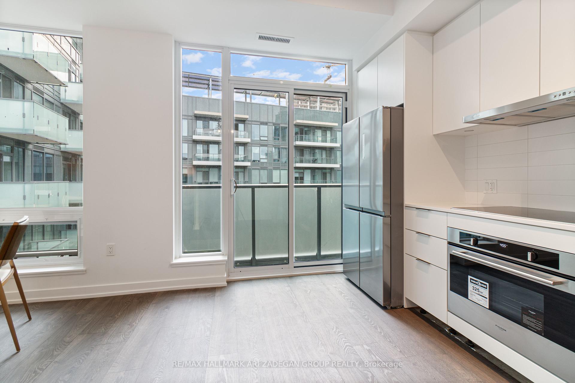 8 Olympic Gdn Drive S607, Toronto C14 Unit: S607