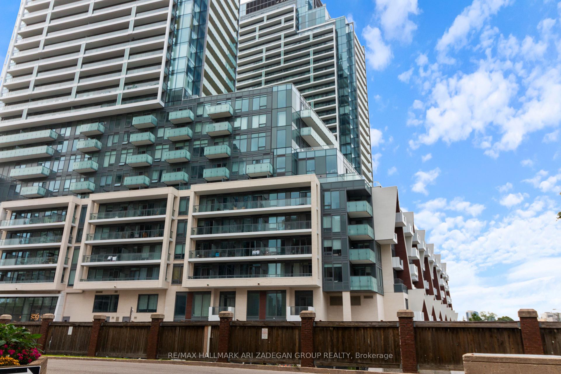 8 Olympic Gdn Drive S607, Toronto C14 Unit: S607