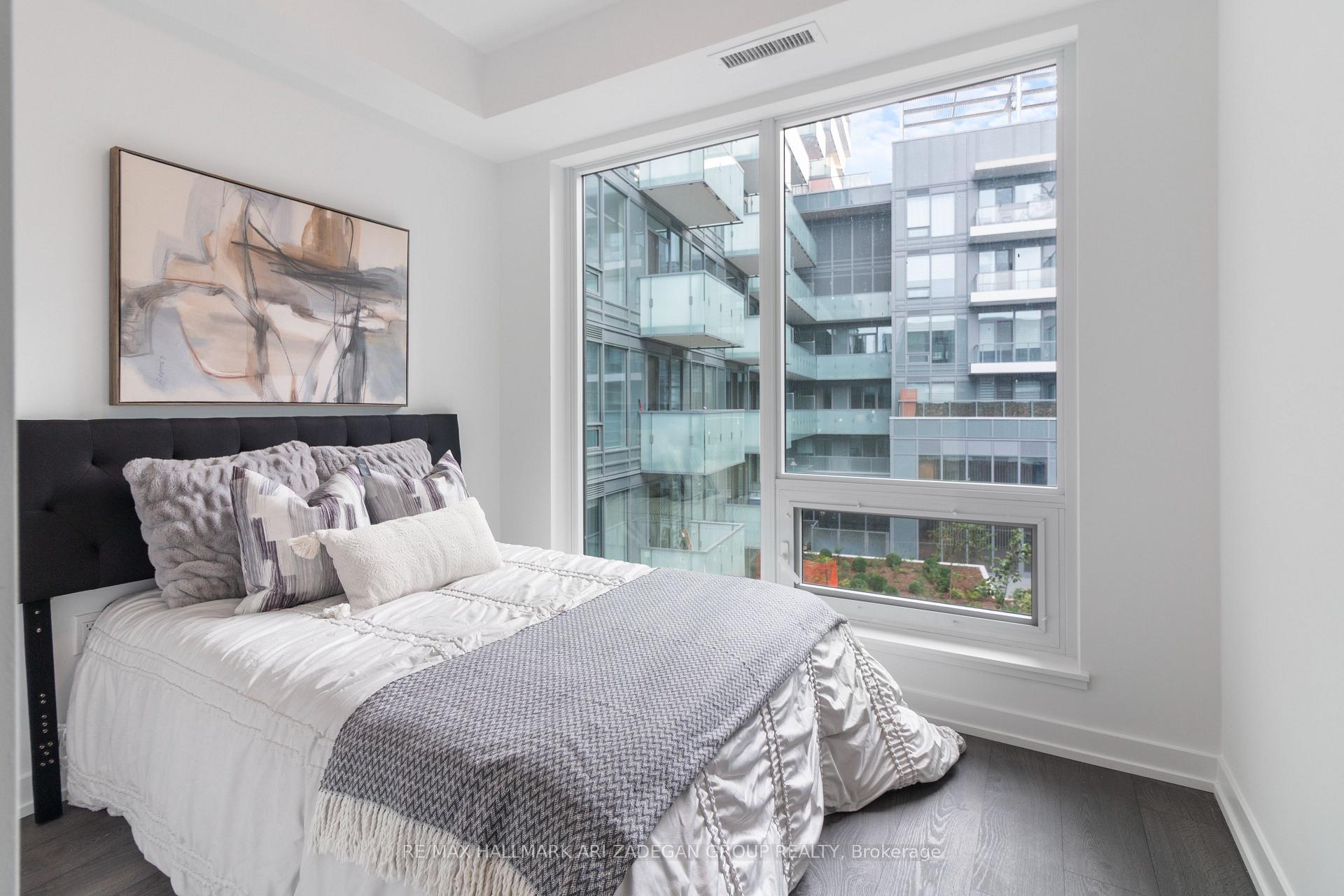 8 Olympic Gdn Drive S607, Toronto C14 Unit: S607