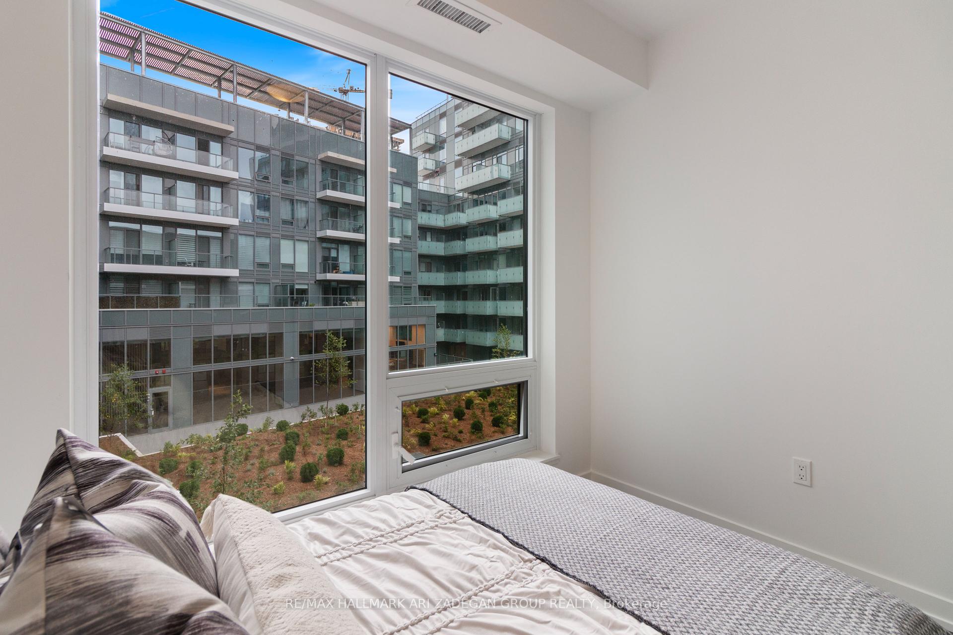 8 Olympic Gdn Drive S607, Toronto C14 Unit: S607