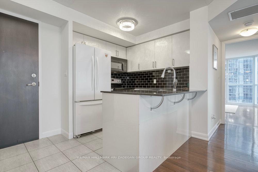 #1602 - 5791 Yonge Street, Toronto Unit: 1602