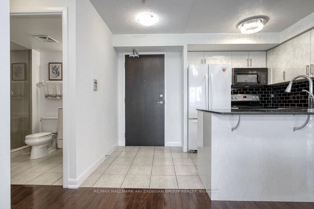 #1602 - 5791 Yonge Street, Toronto Unit: 1602